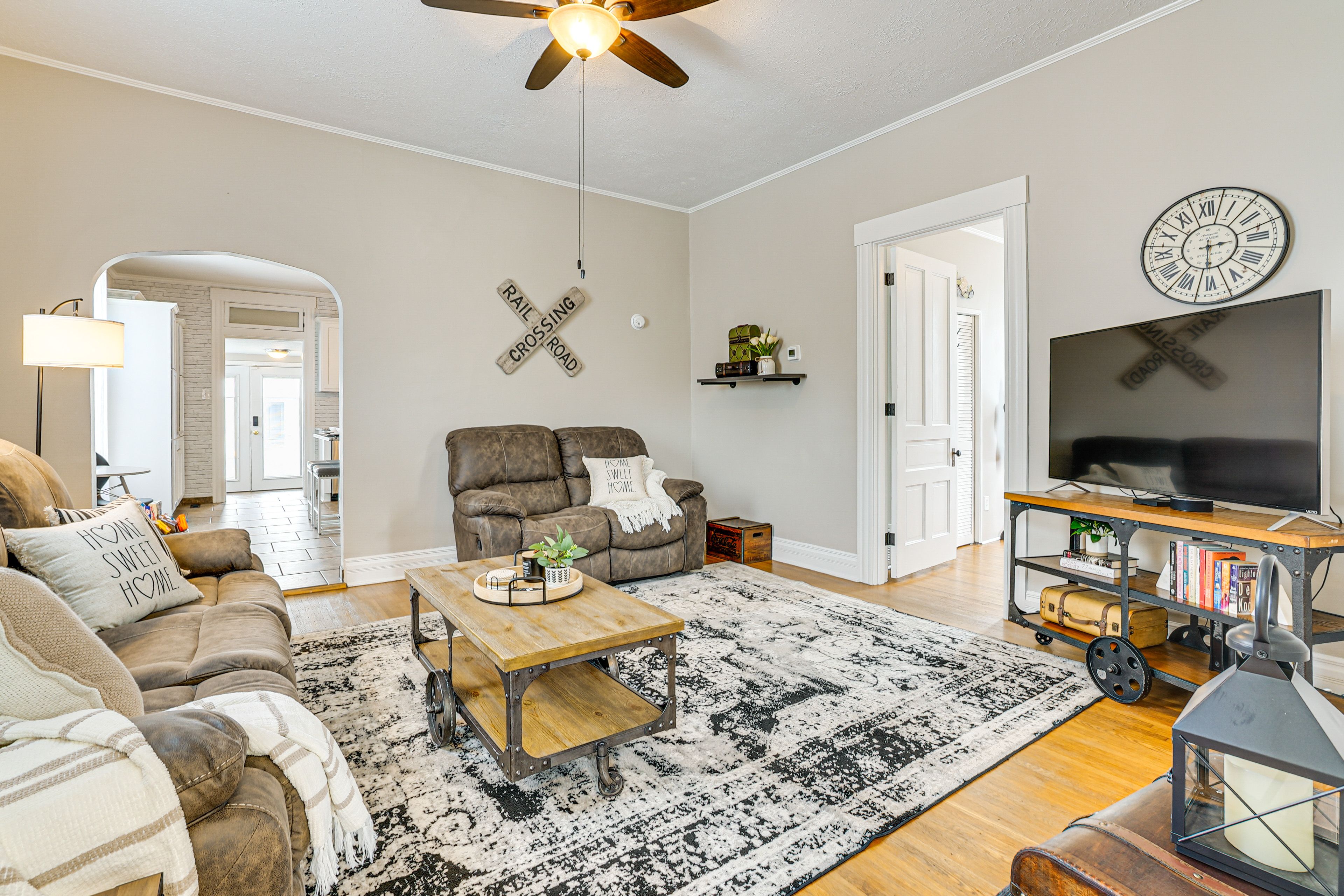 New Albany Vacation Rental | 3BR | 1.5BA | 1,400 Sq Ft | 3 Steps to Enter