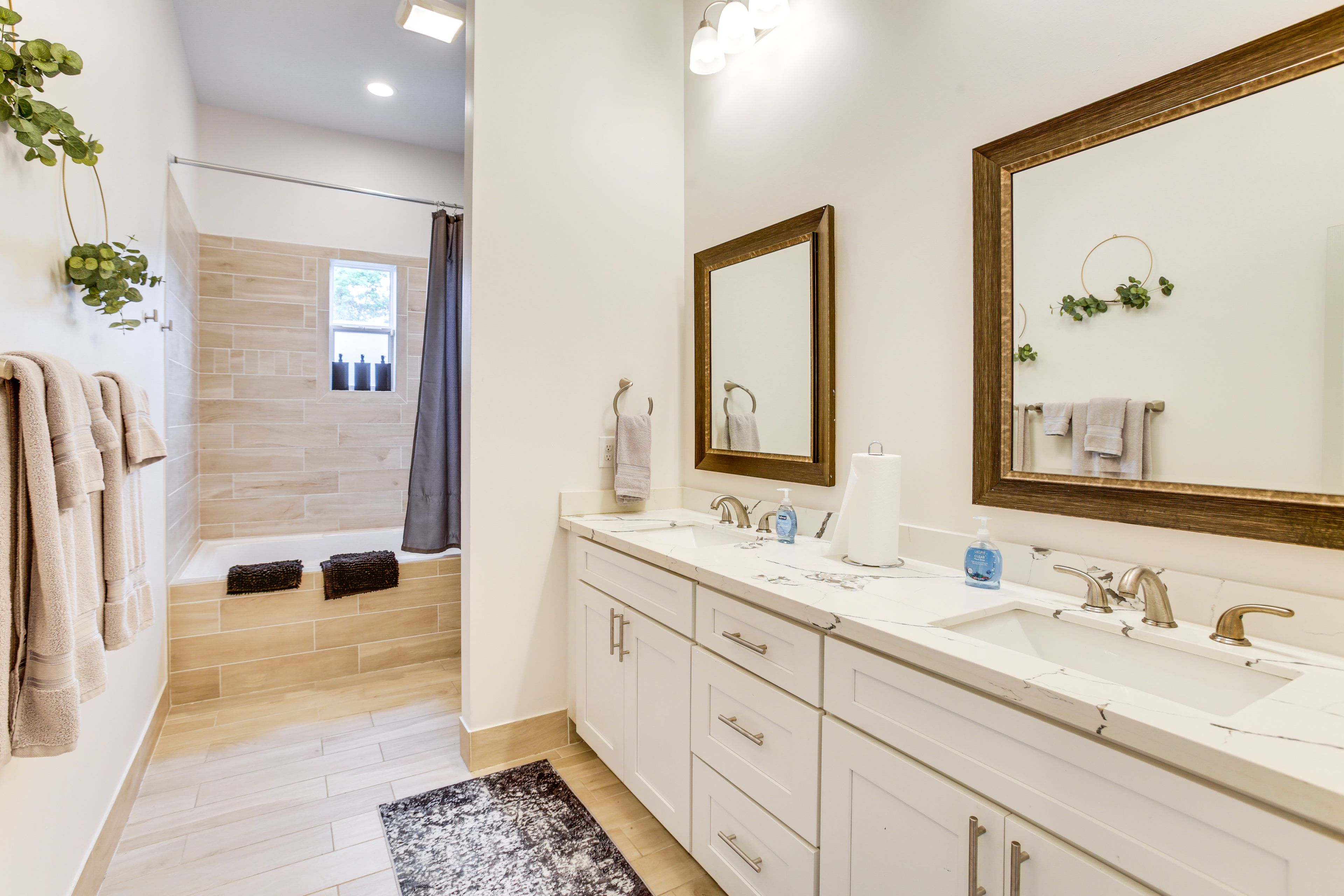 En-Suite Bathroom