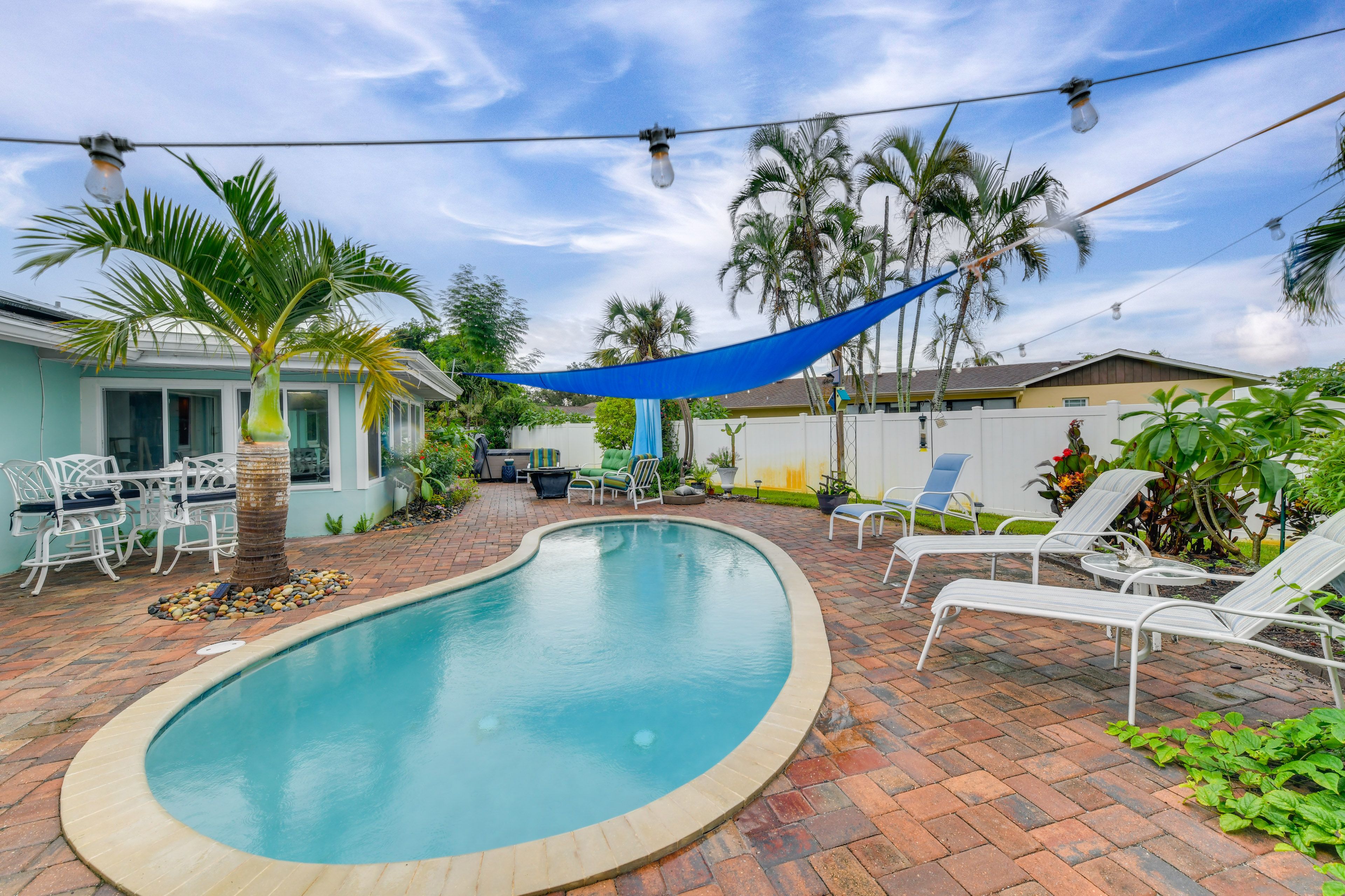 Bradenton Vacation Rental | 2BR | 2BA | 1,450 Sq Ft | 1 Step Required