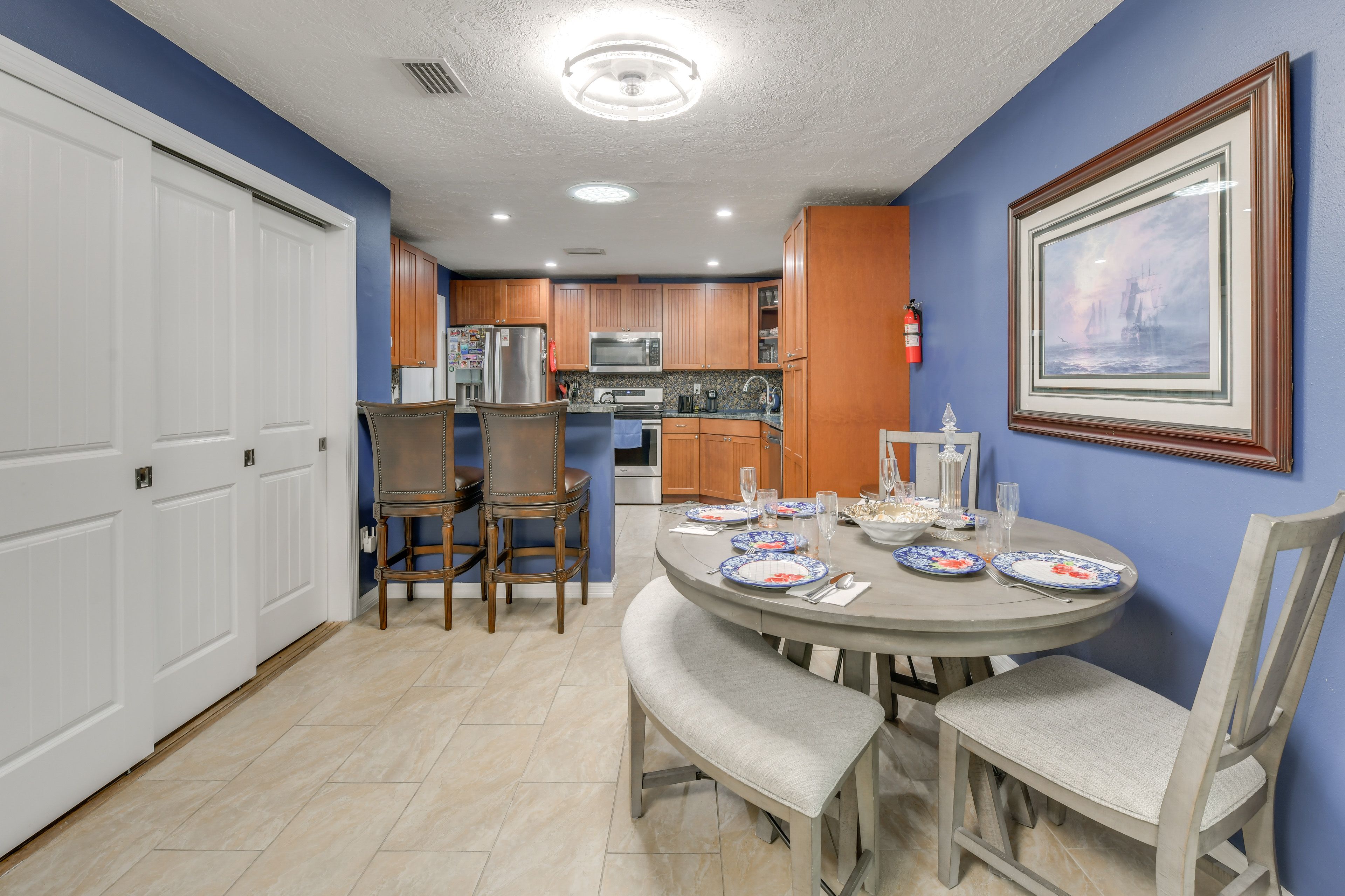 Dining Area | Dishware/Flatware