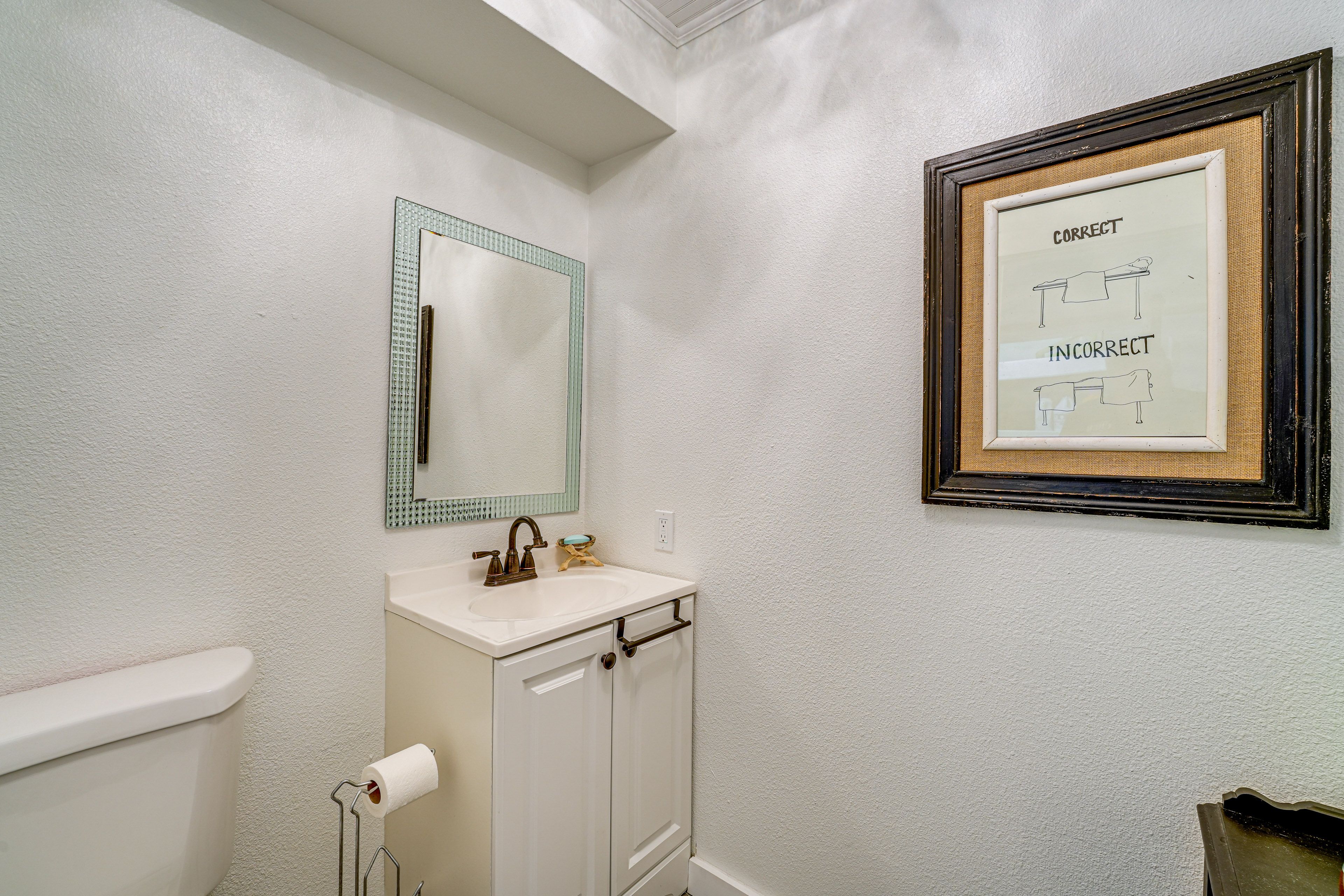 Half Bathroom | 1st Floor