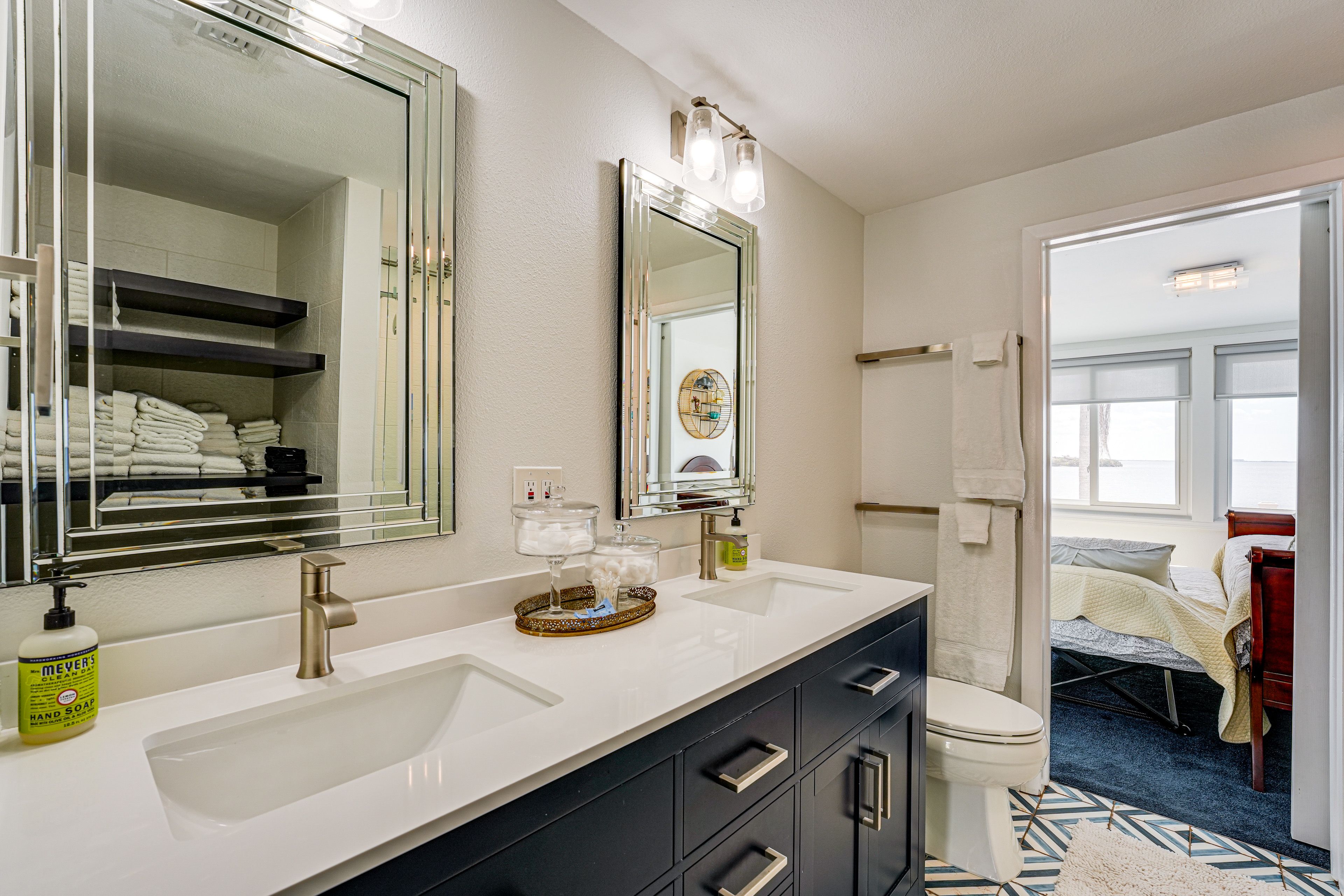 Bathroom | 2nd Floor