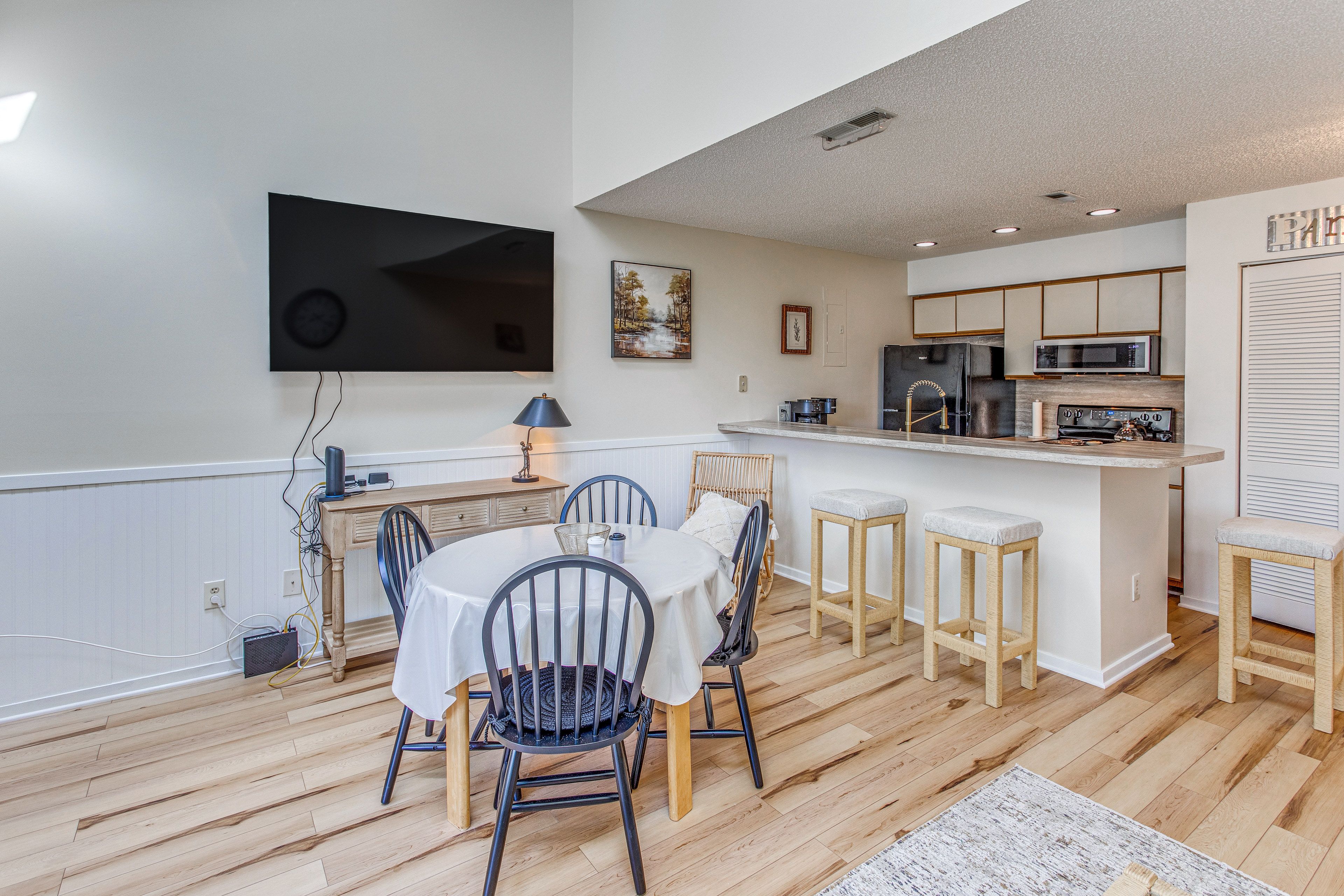 Little River Vacation Rental | 2BR | 2BA | 1,088 Sq Ft | Stairs Required