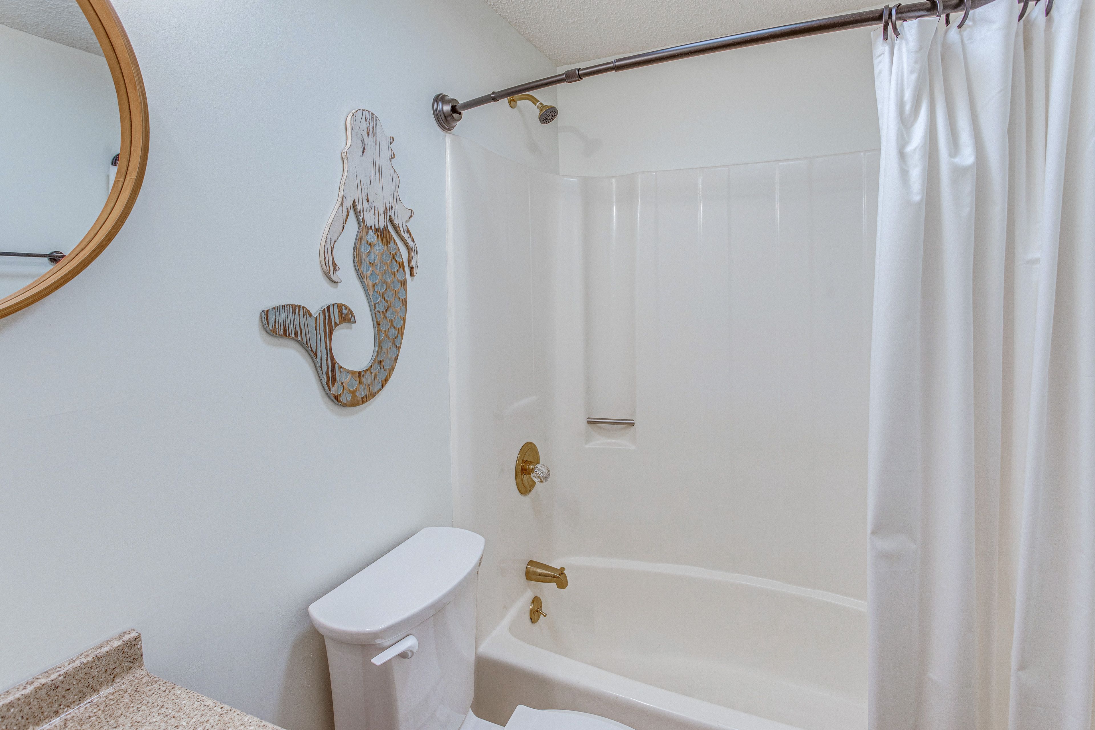 En-Suite Bathroom | 2nd Floor | Towels Provided | Hair Dryer