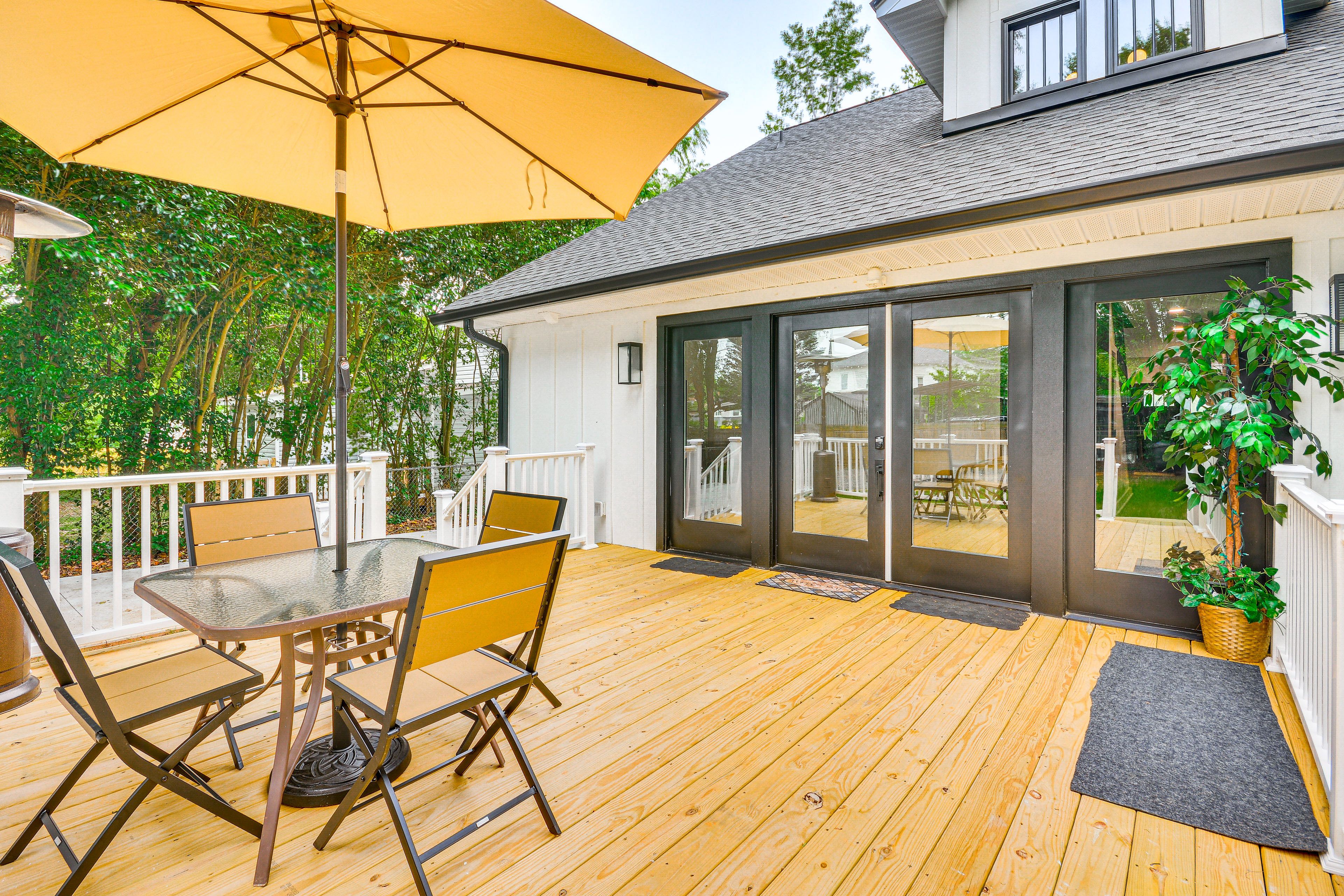 Lexington Vacation Rental | 3BR | 2.5BA | 2,600 Sq Ft | Stairs to Enter