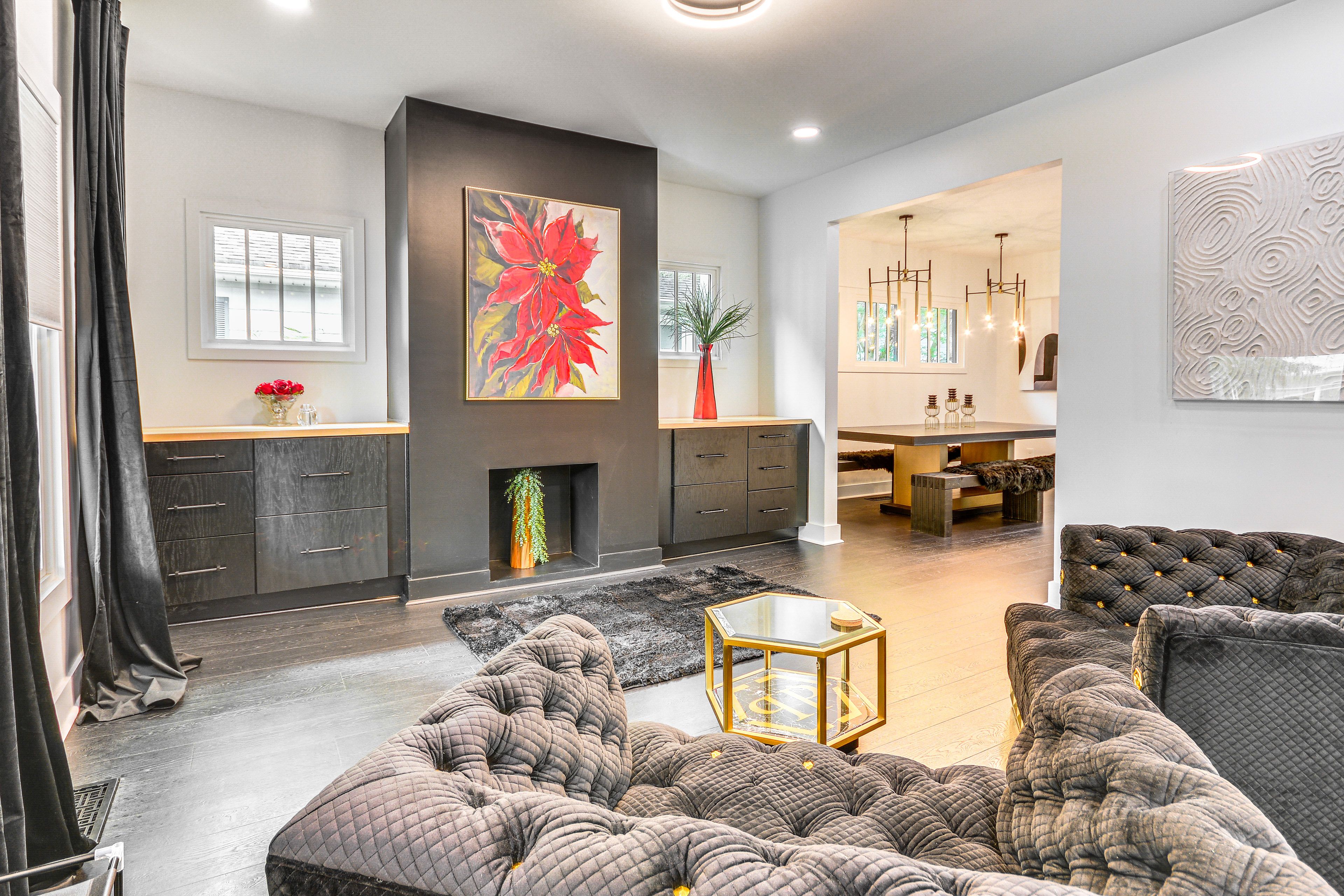 Sitting Room | Free WiFi | Central Heating & A/C | 1st Floor