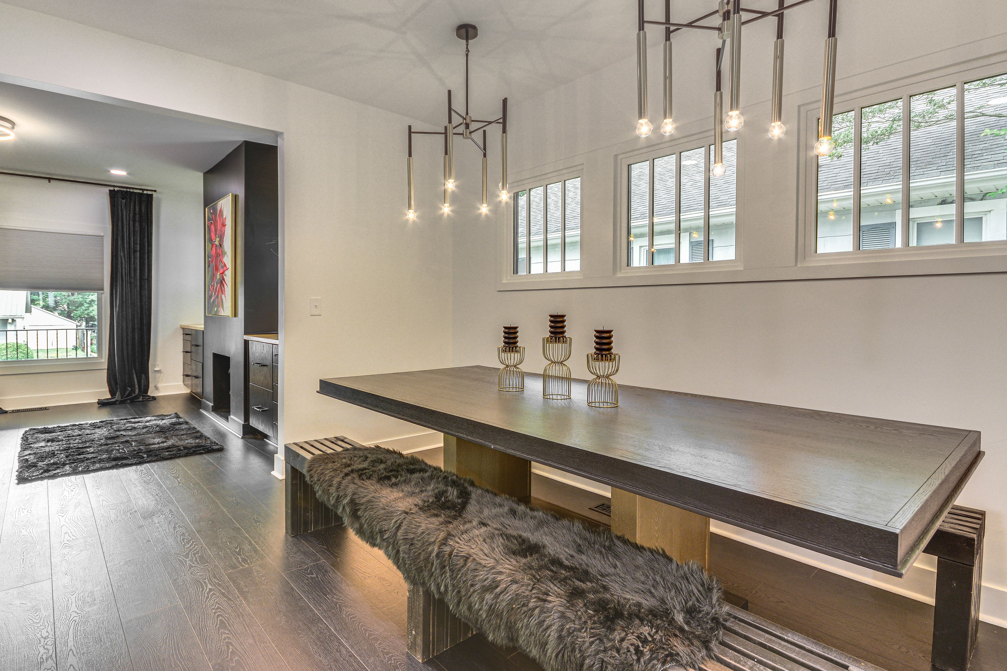Dining Area | Dishware/Flatware Provided | 1st Floor