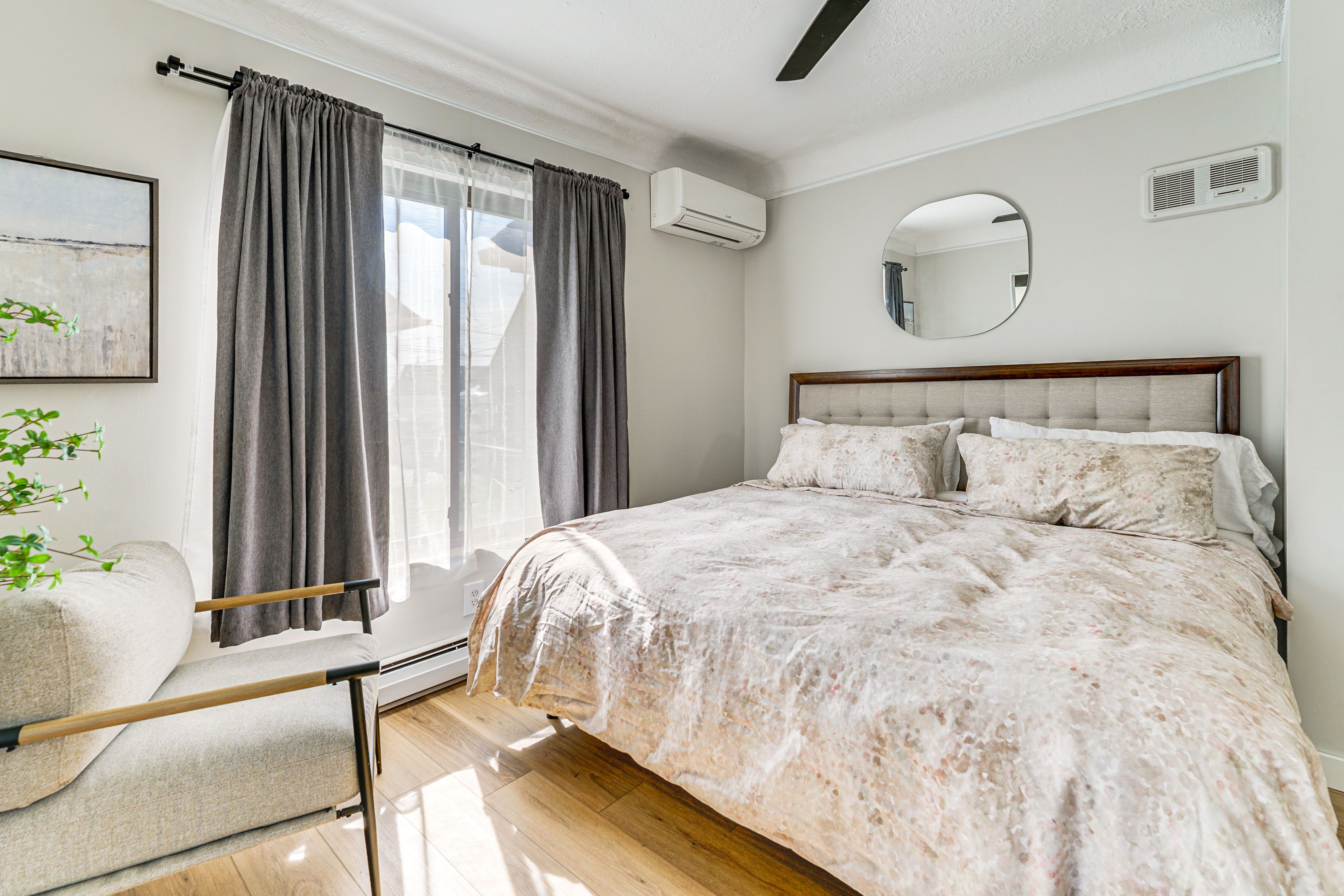 Bonus Room | Queen Bed | 1st Floor