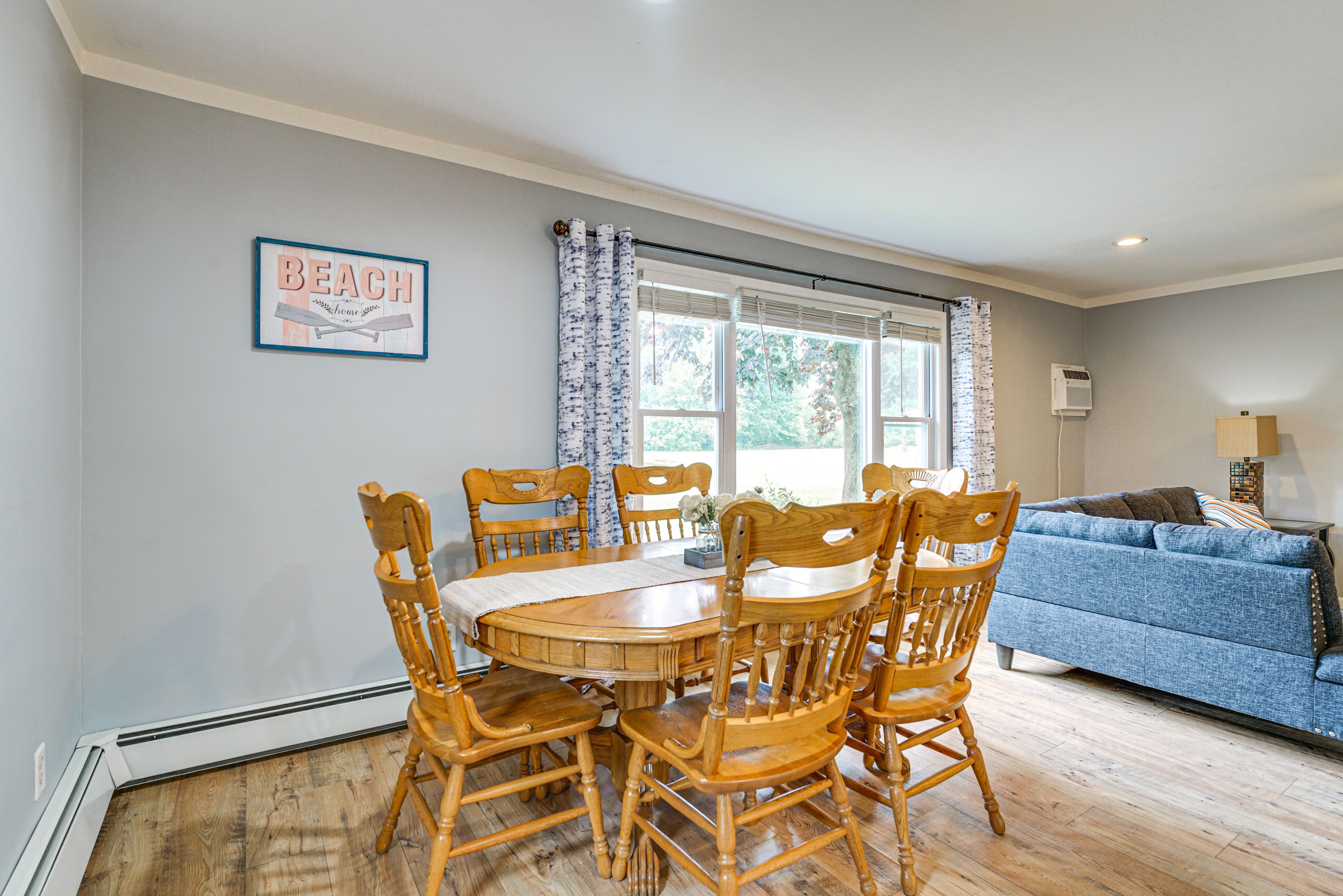 Dining Area | Dishware/Flatware