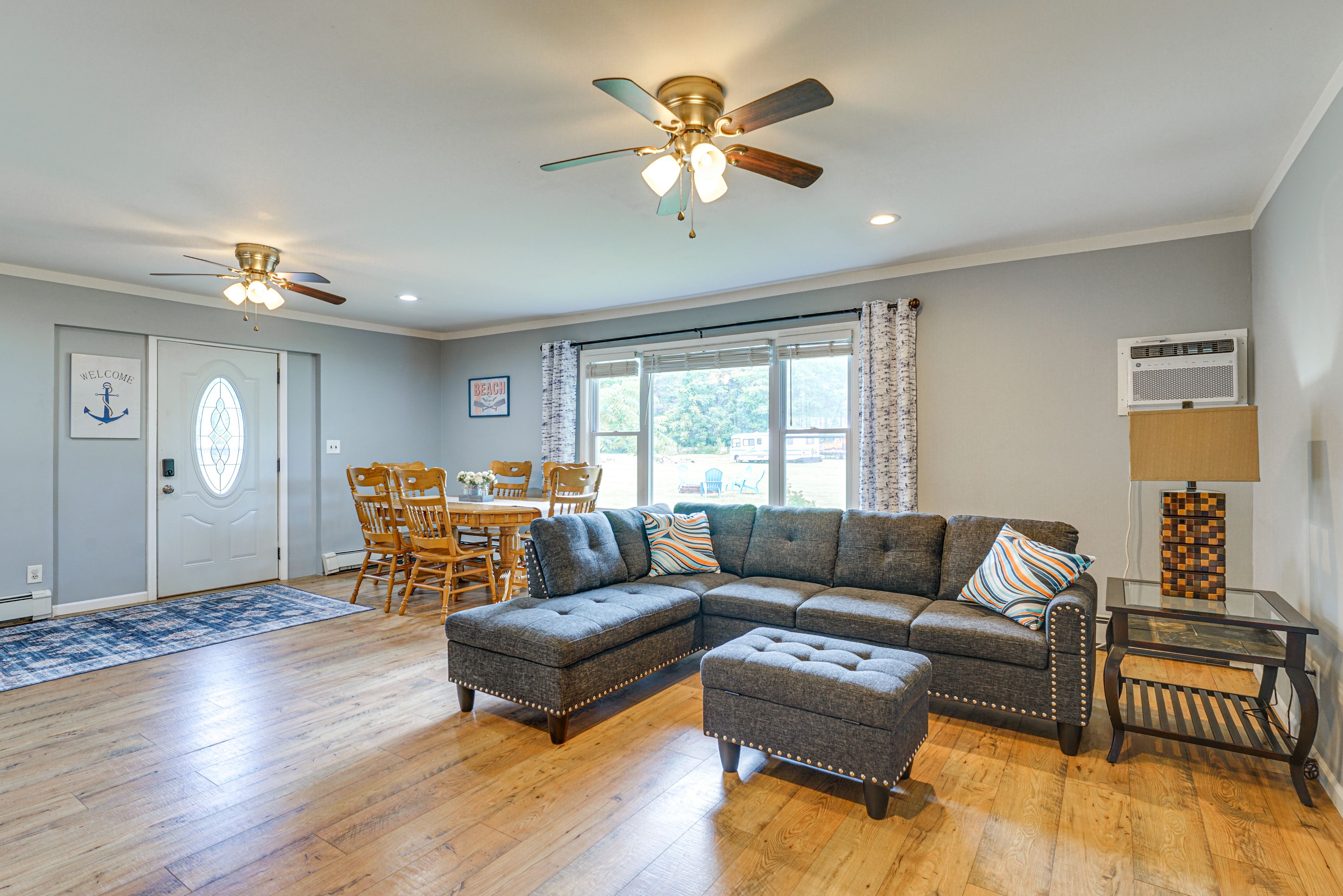 Living Room | Flat-Screen TV | Central Heating | Wall A/C Unit | Free WiFi