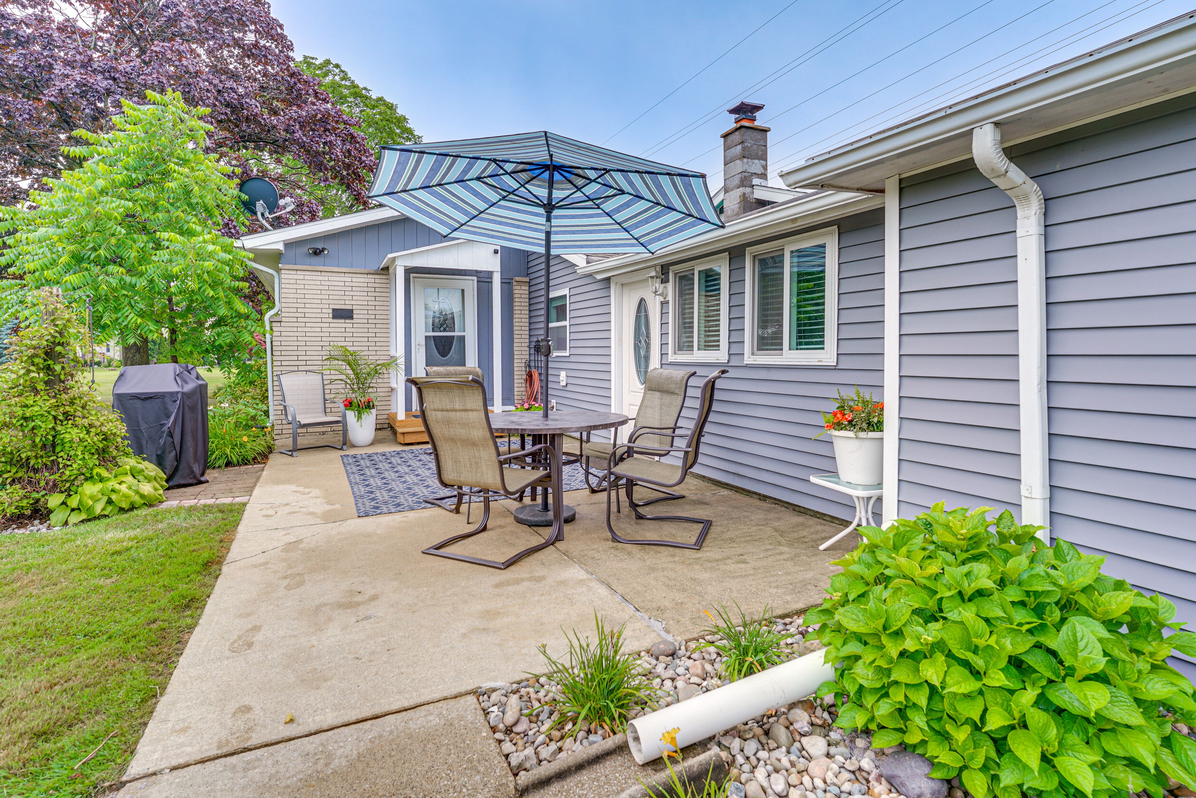 Patio | Grill | Outdoor Dining Area