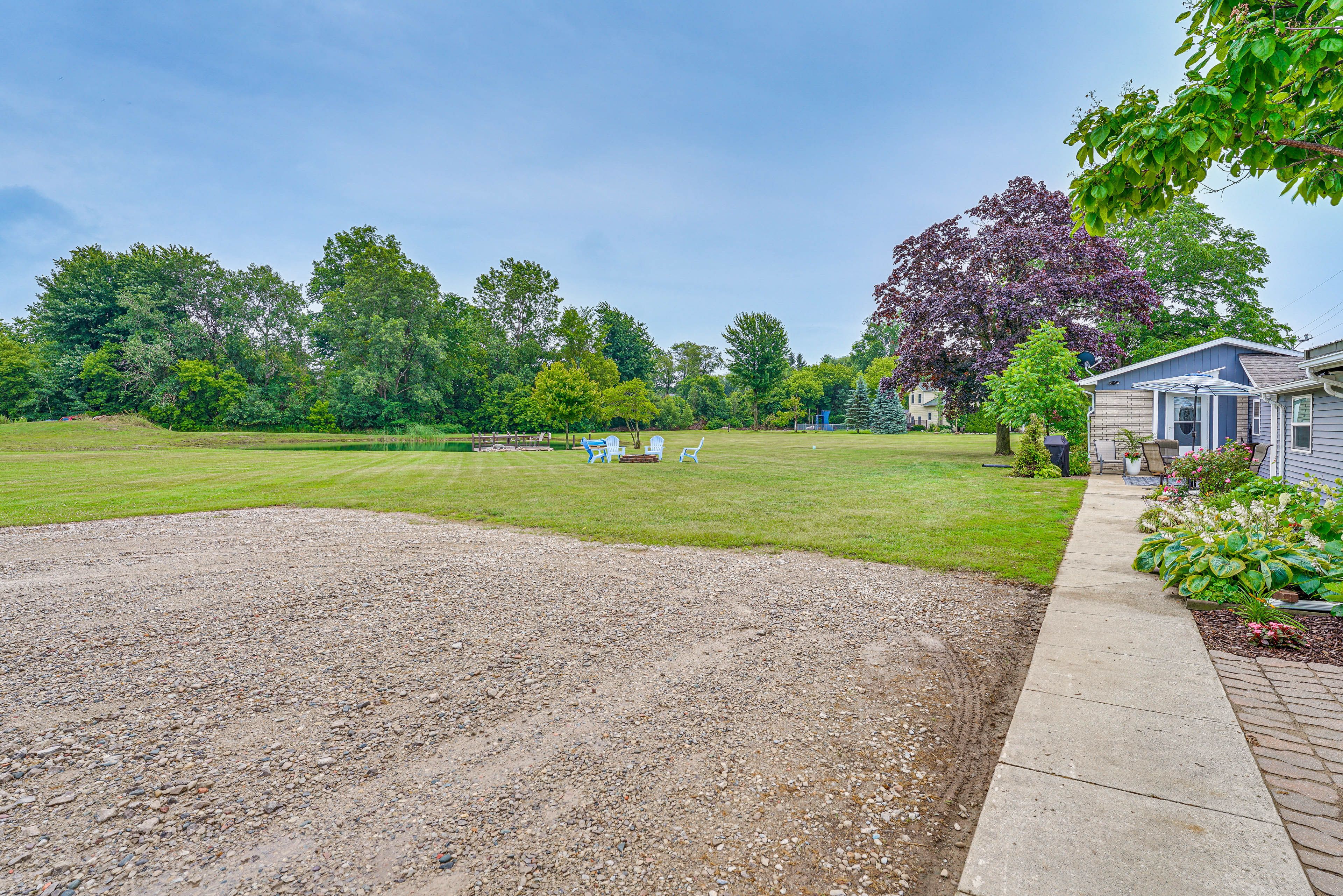 Parking | Driveway (3 Vehicles)