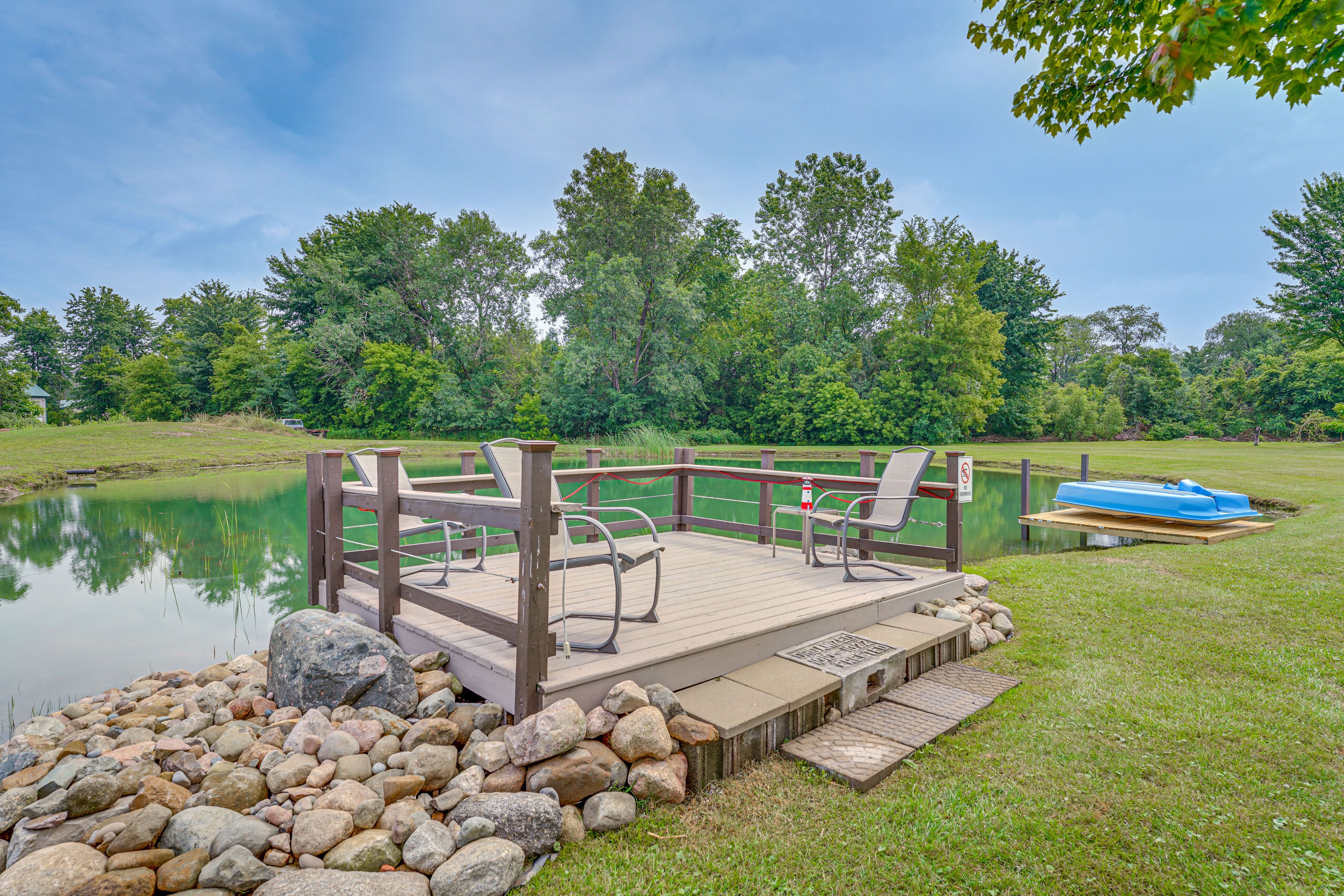 Lexington Vacation Rental | 2BR | 1BA | 1,000 Sq Ft | 2 Steps to Enter