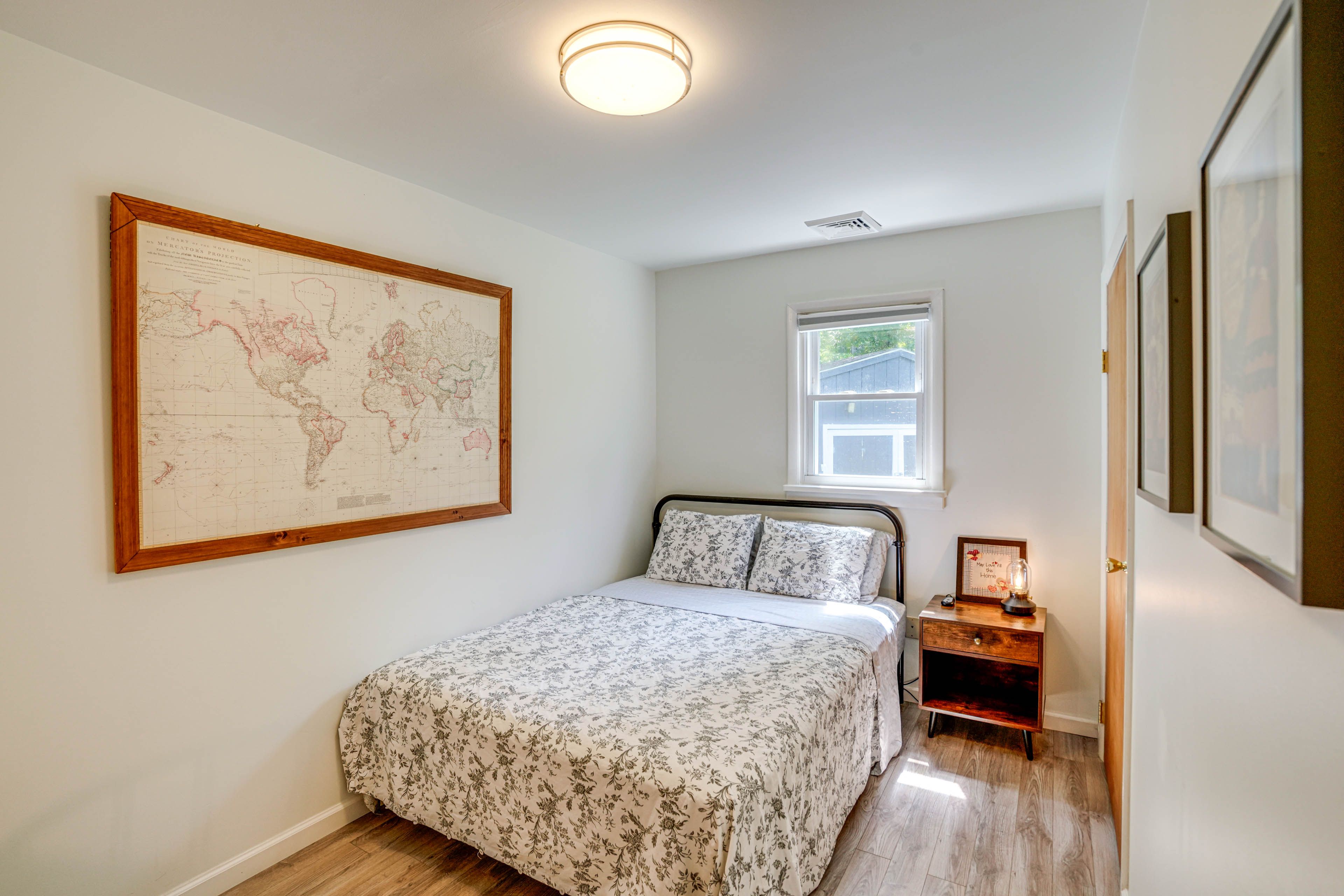 Bedroom 2 | Queen Bed