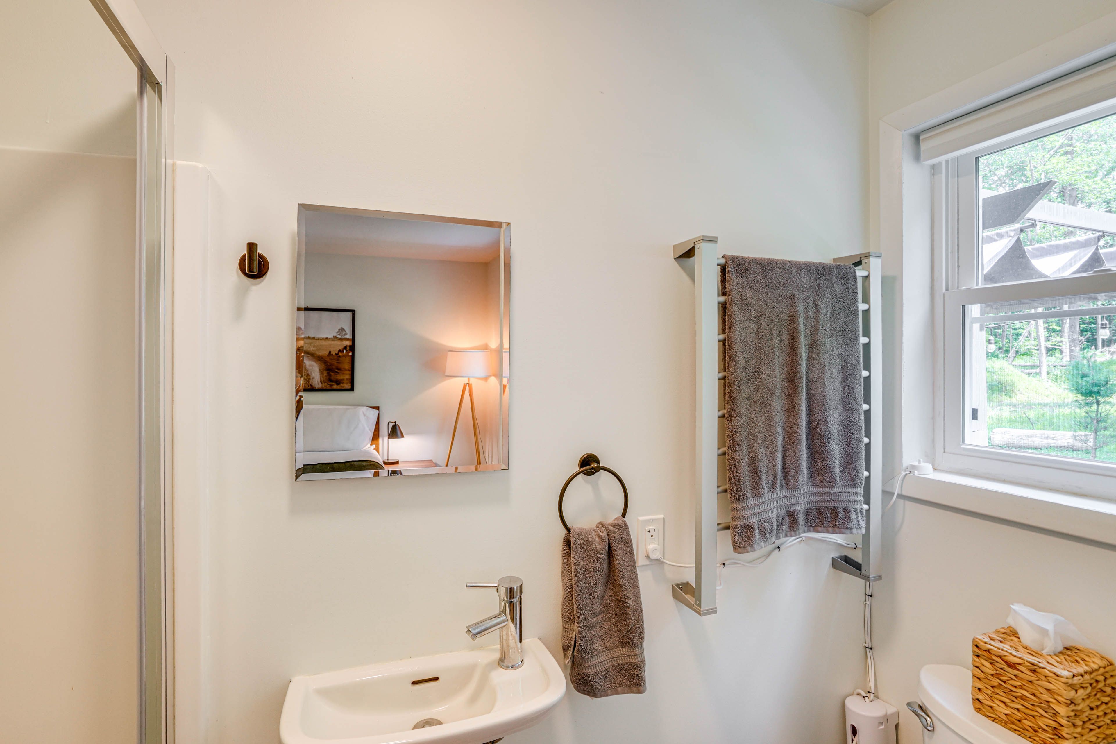 Full Bath | Towels | Hair Dryer
