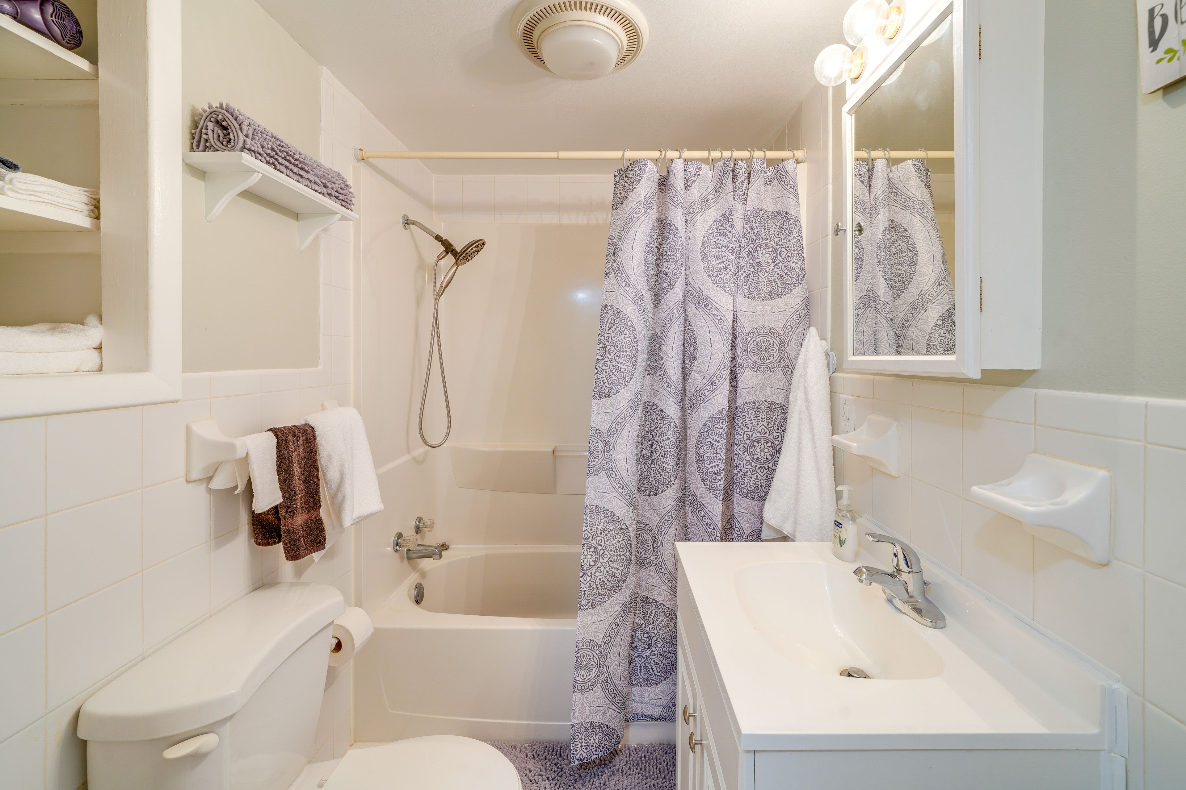 Full Bathroom