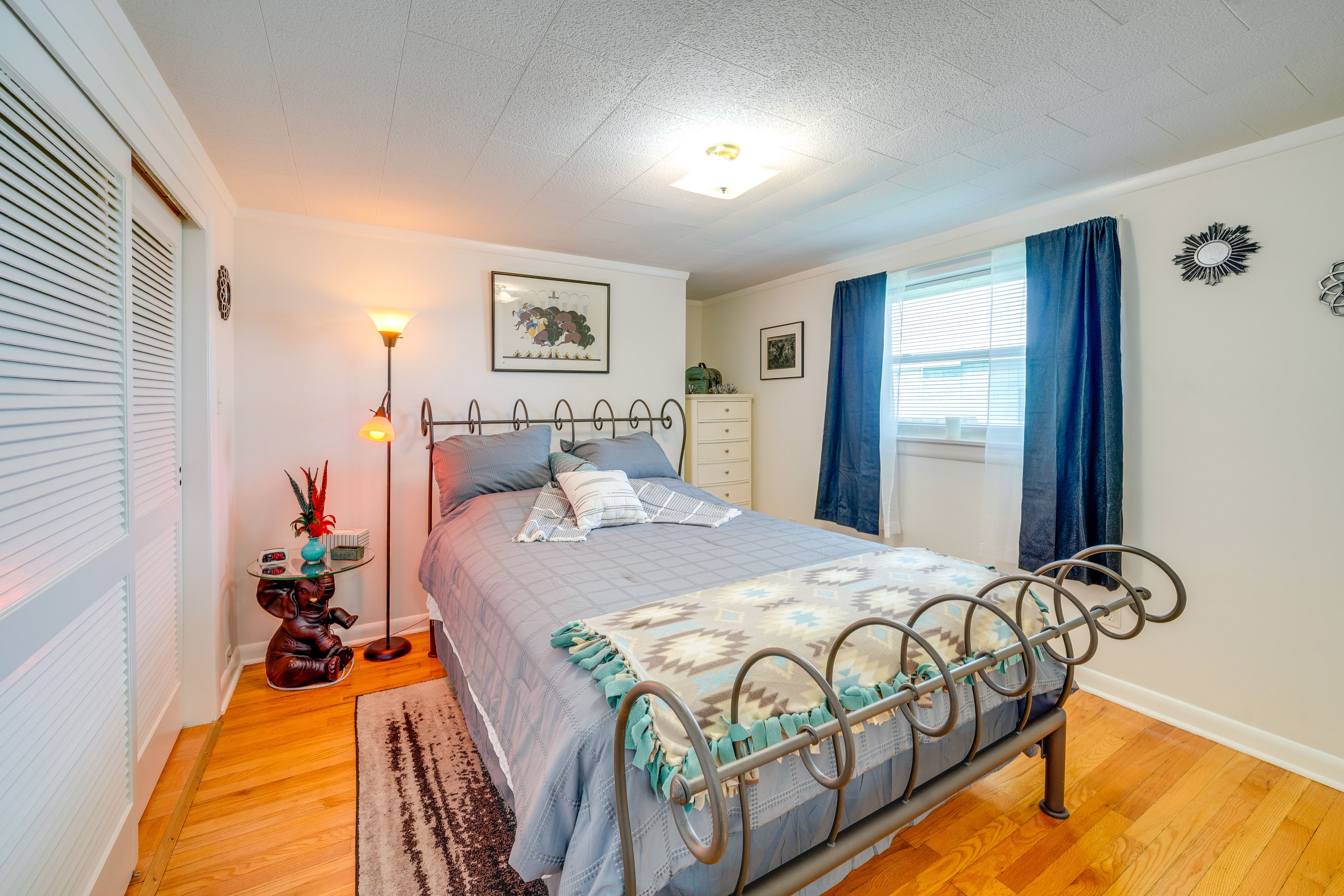 Bedroom 2 | Queen Bed