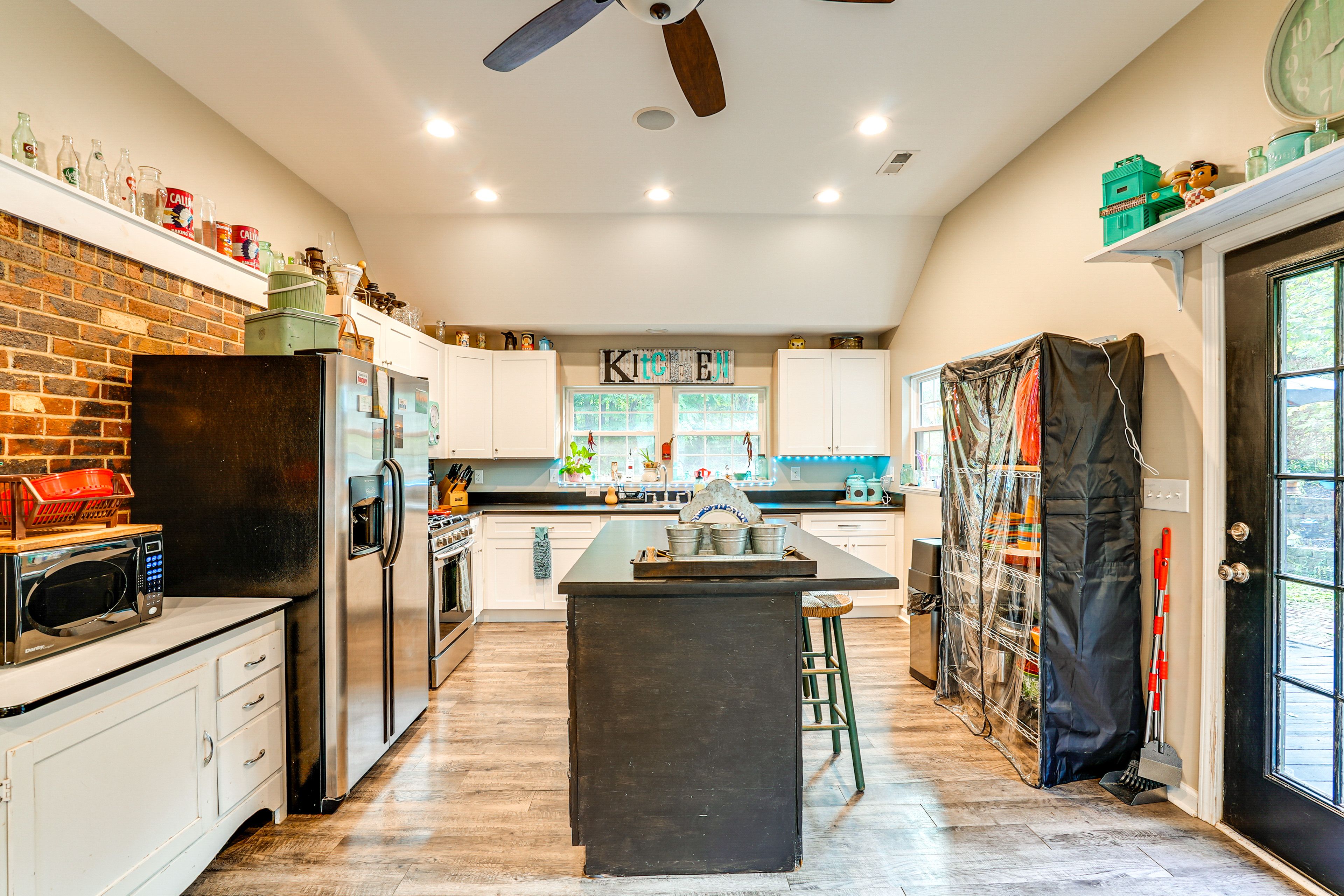 Eat-In Kitchen | 1st Floor | Dishwasher