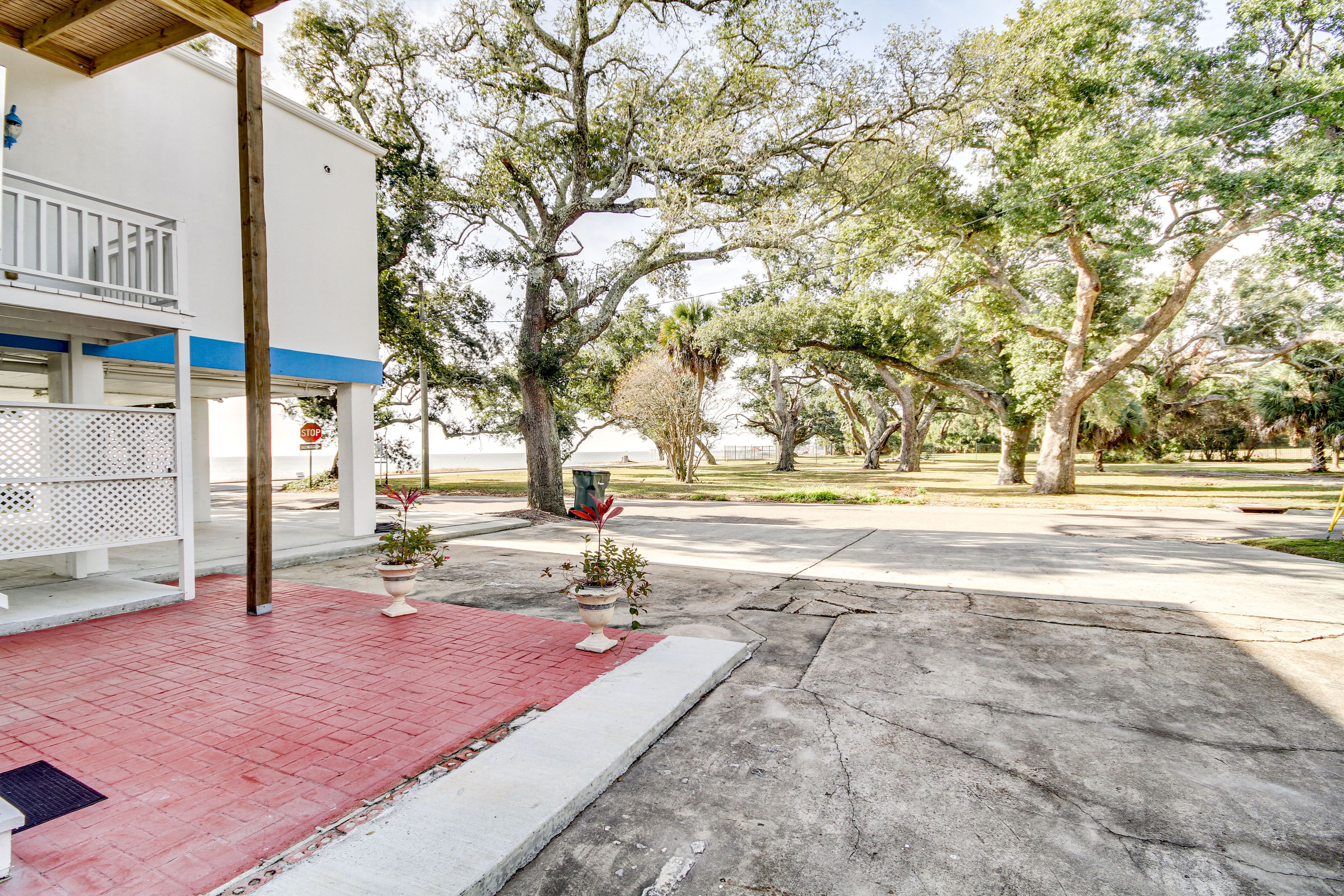 Parking | Driveway (5 Vehicles)