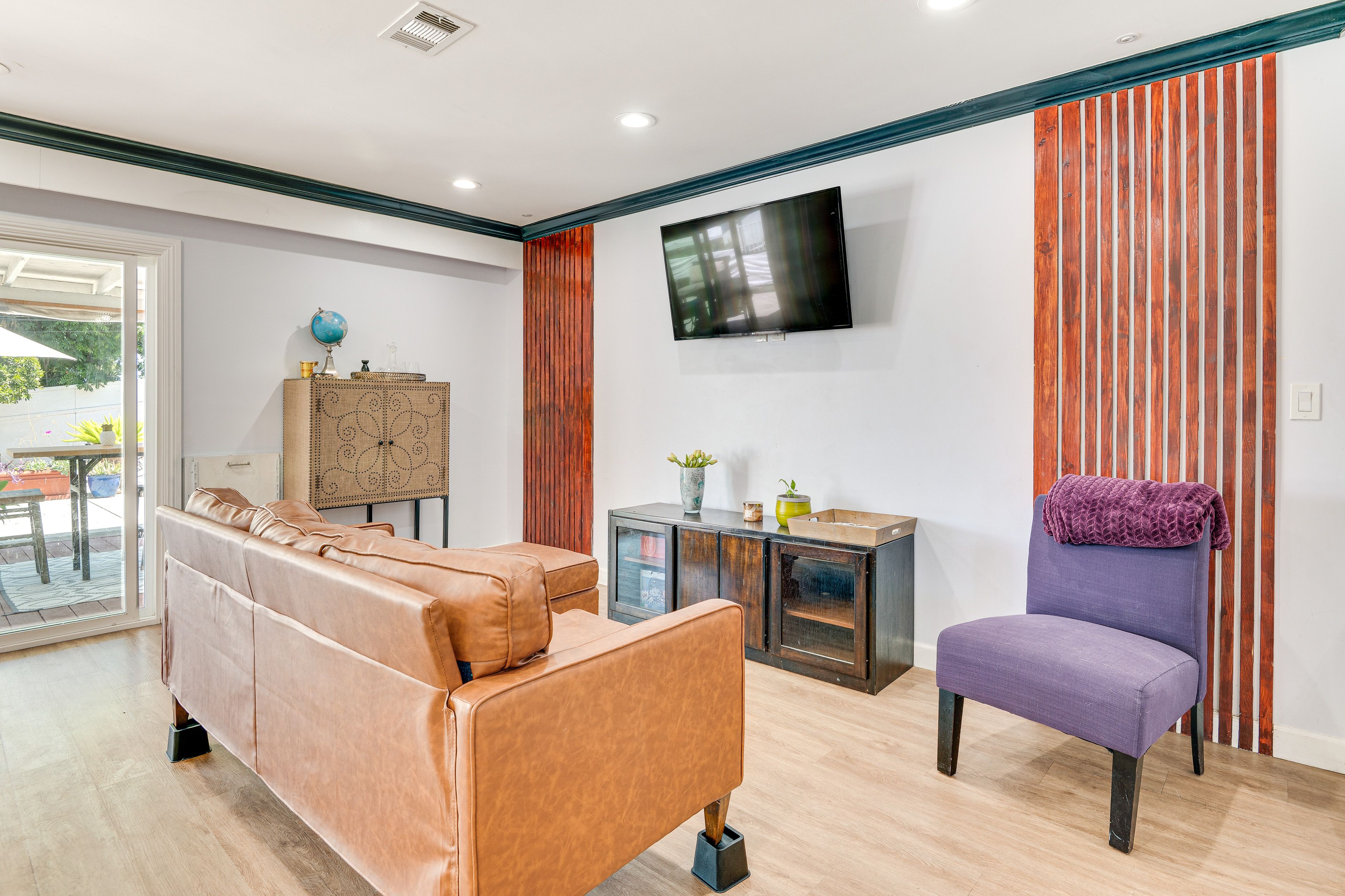 Living Room | Smart TV