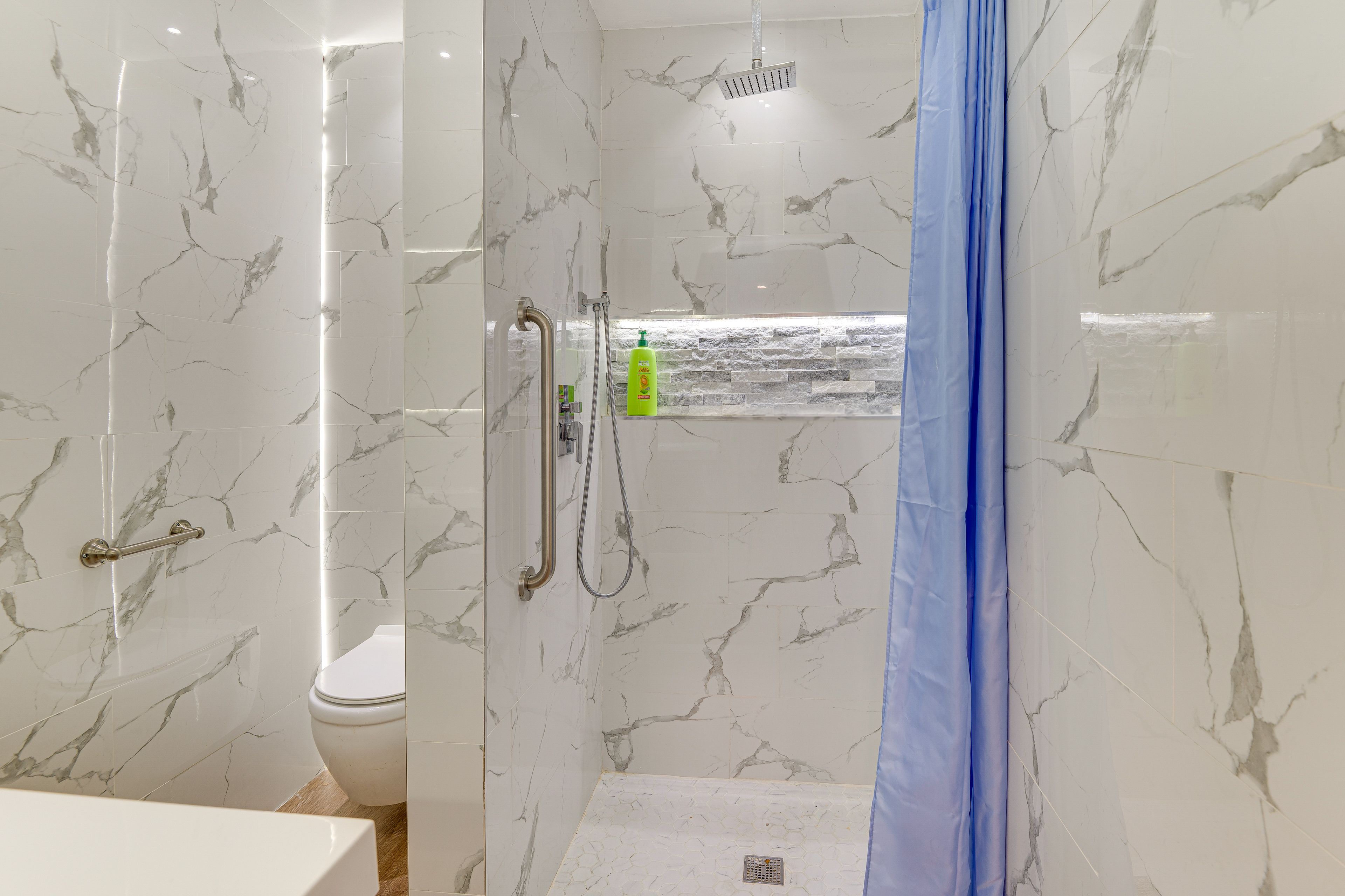 En-Suite Bathroom | Towels Provided