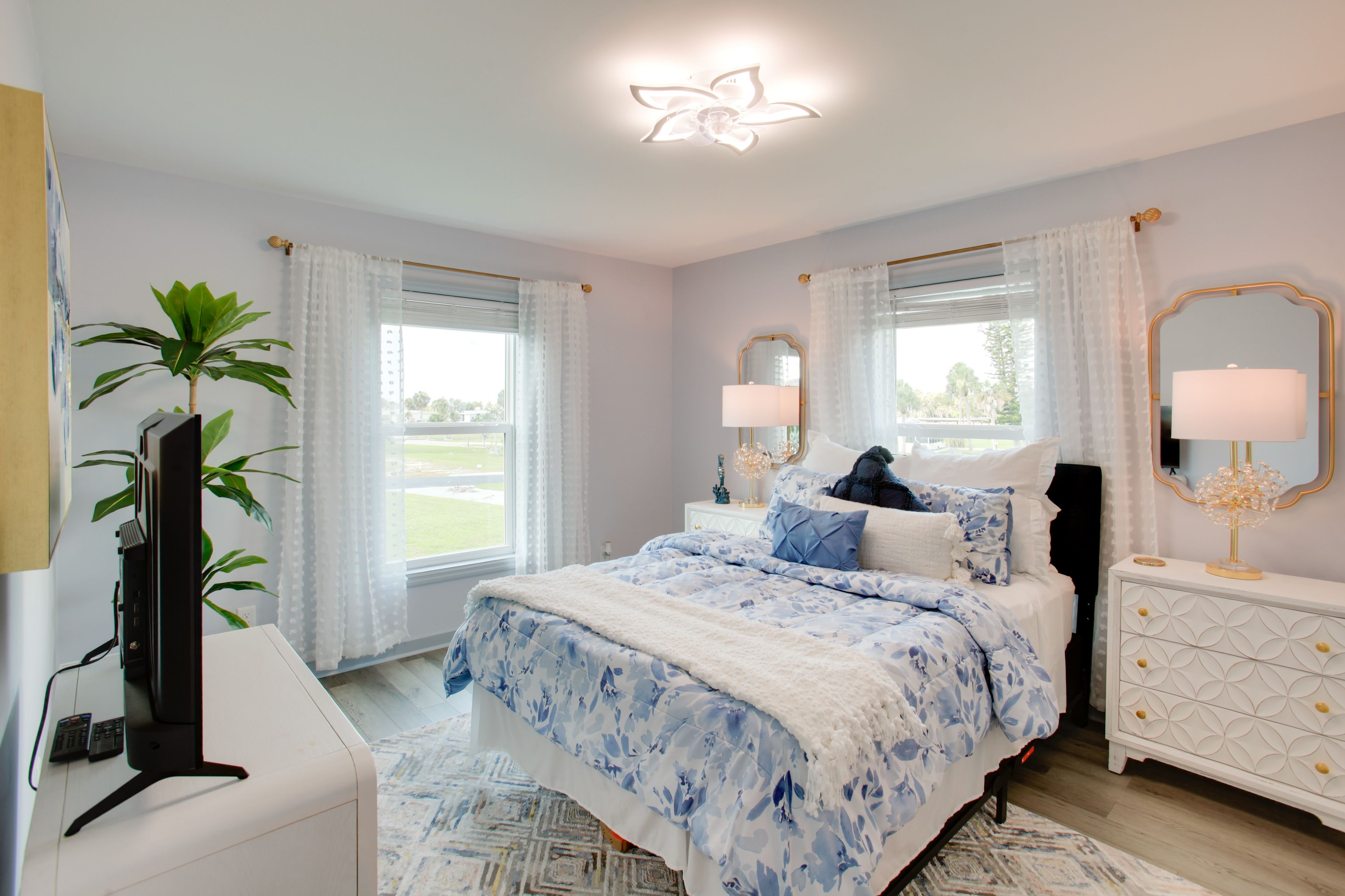 Bedroom 1 | Queen Bed | En-Suite Bathroom | Smart TV