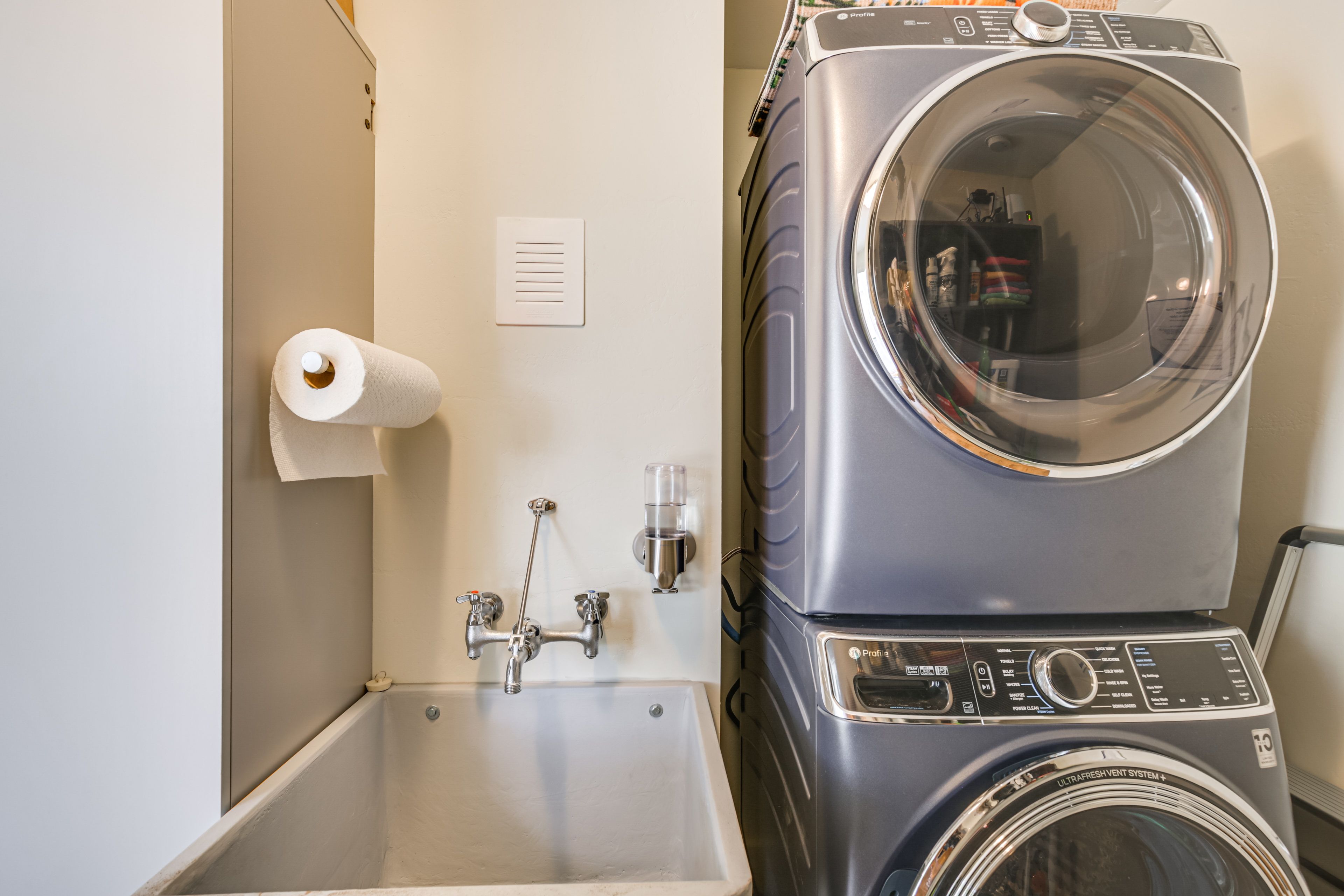 Laundry Room | Upper Floor | Washer & Dryer