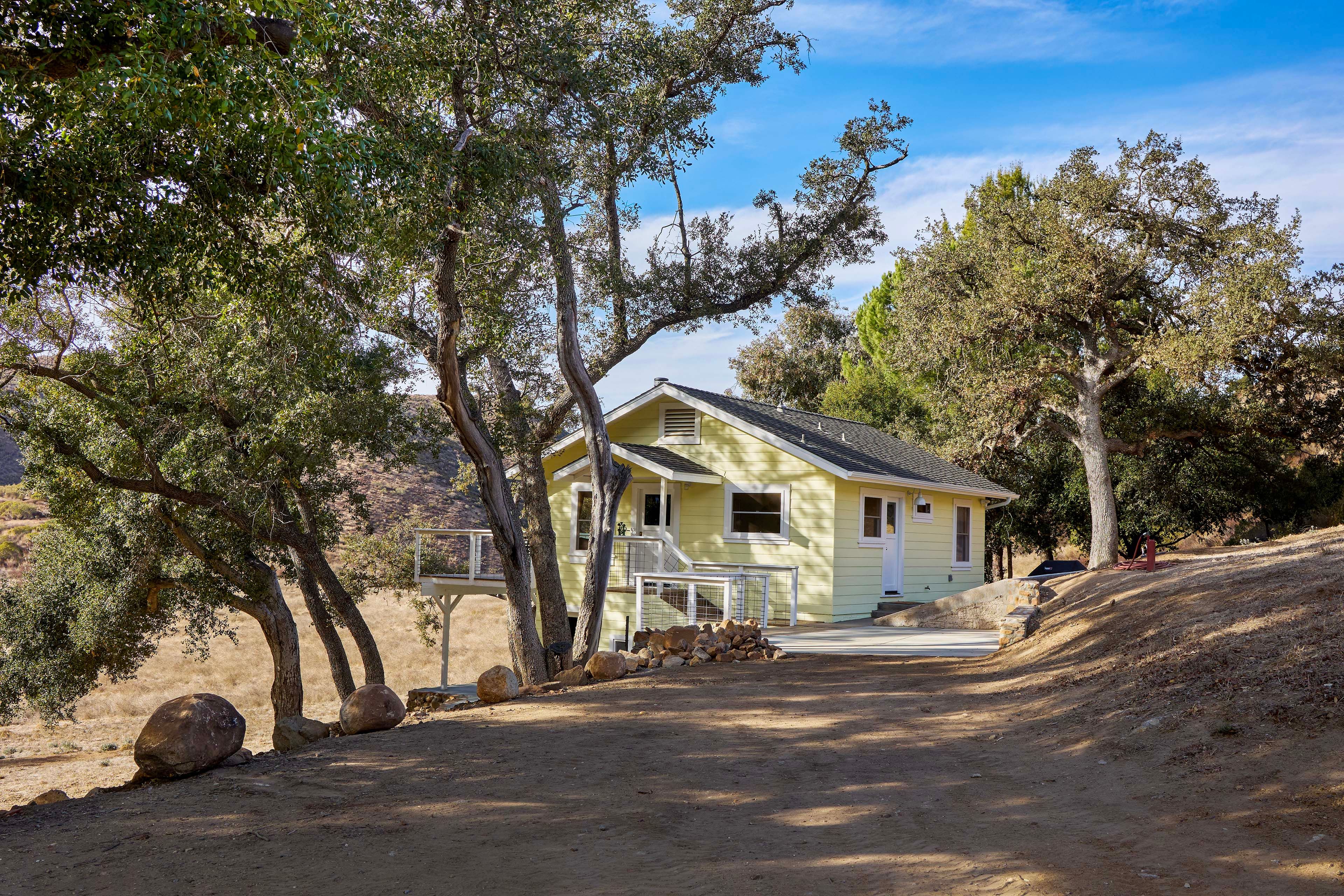 Parking | Driveway (6 Vehicles) | RV/Trailer Parking Allowed