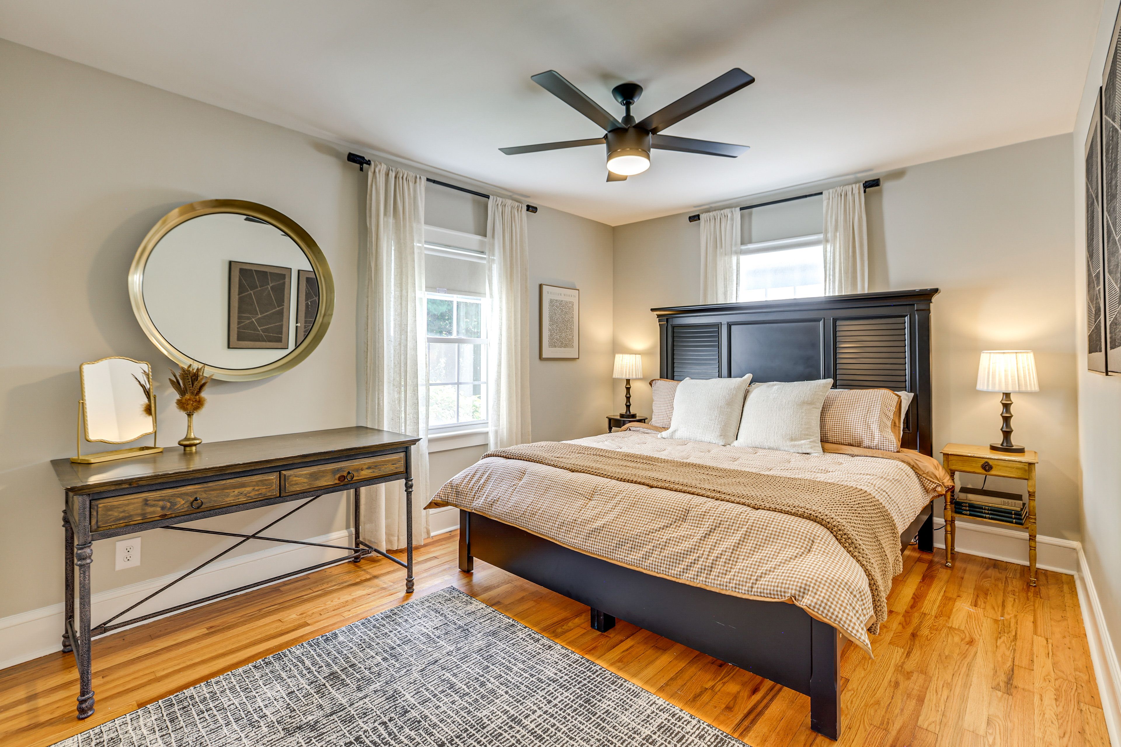 Bedroom 1 | King Bed | Linens Provided