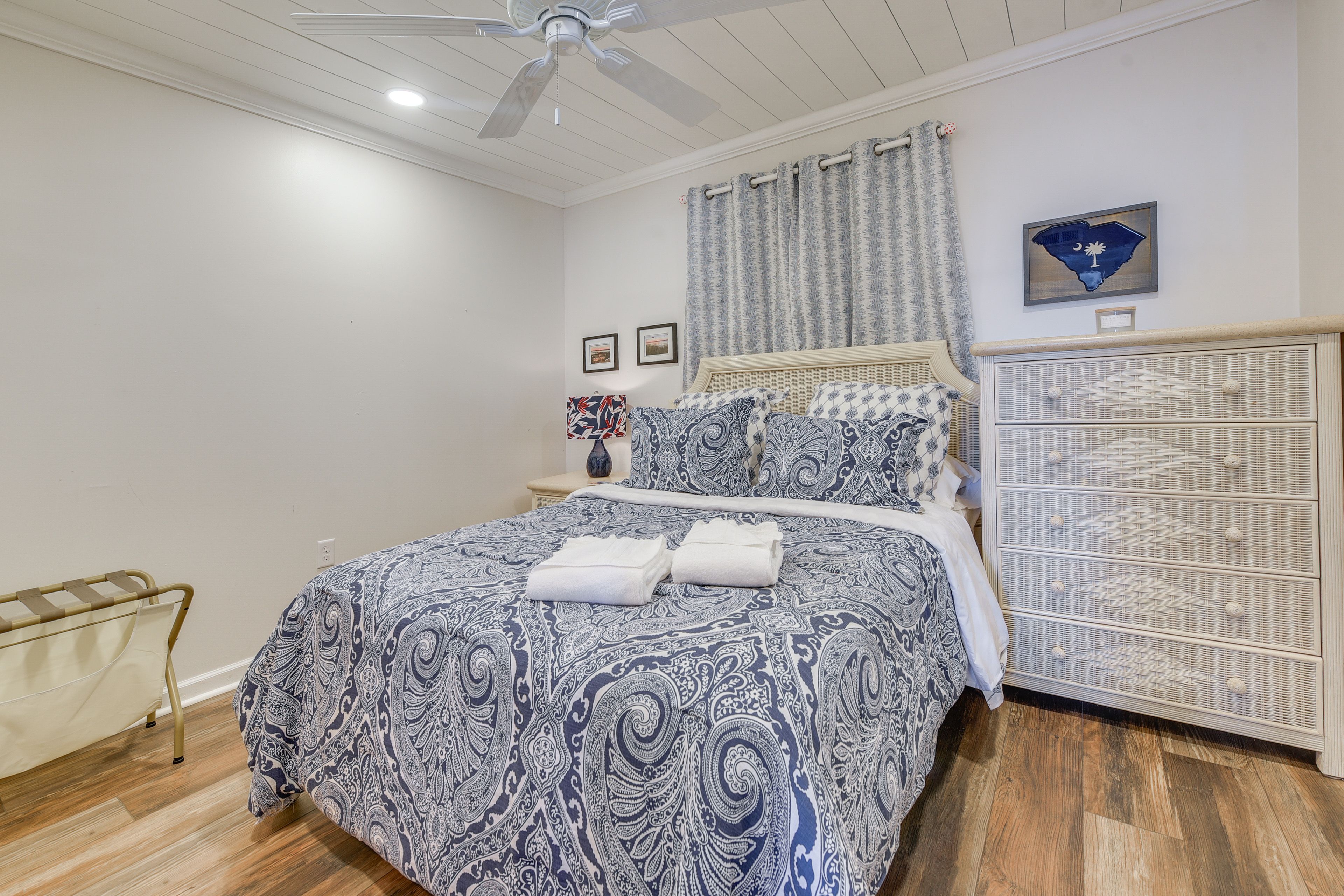 Bedroom 2 | Queen Bed