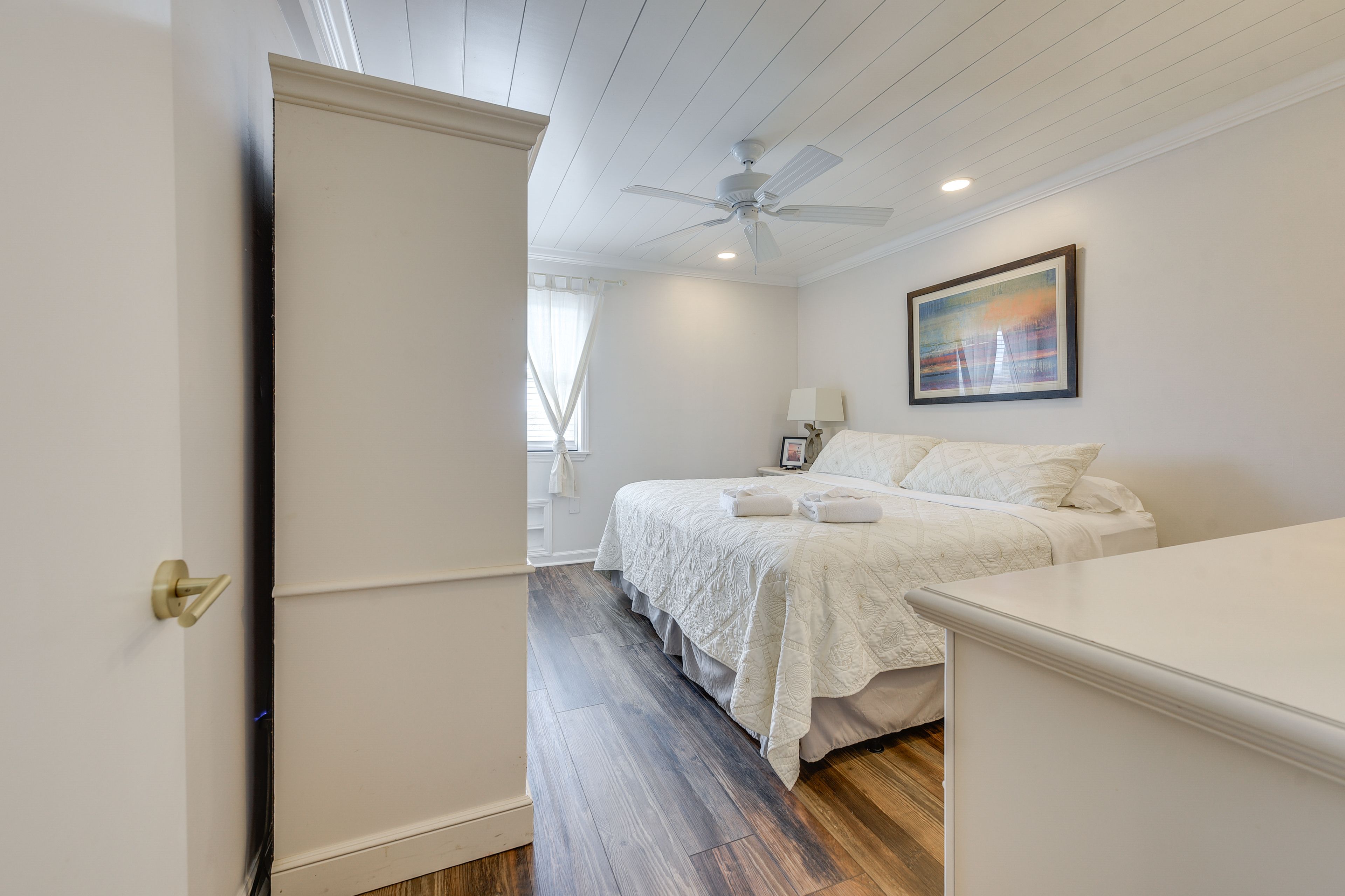 Bedroom 1 | King Bed