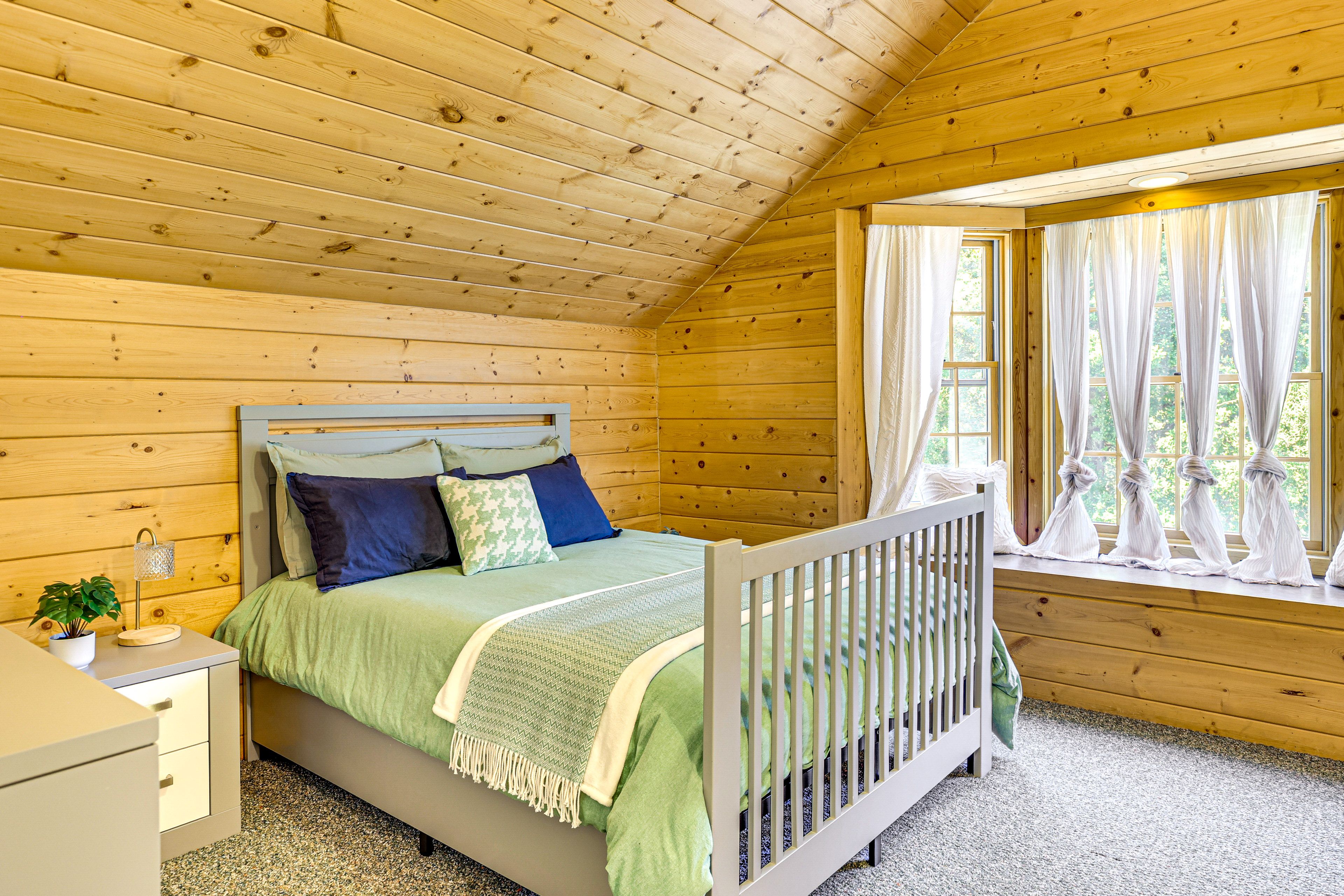 Bedroom 3 | Full Bed | Upper Floor