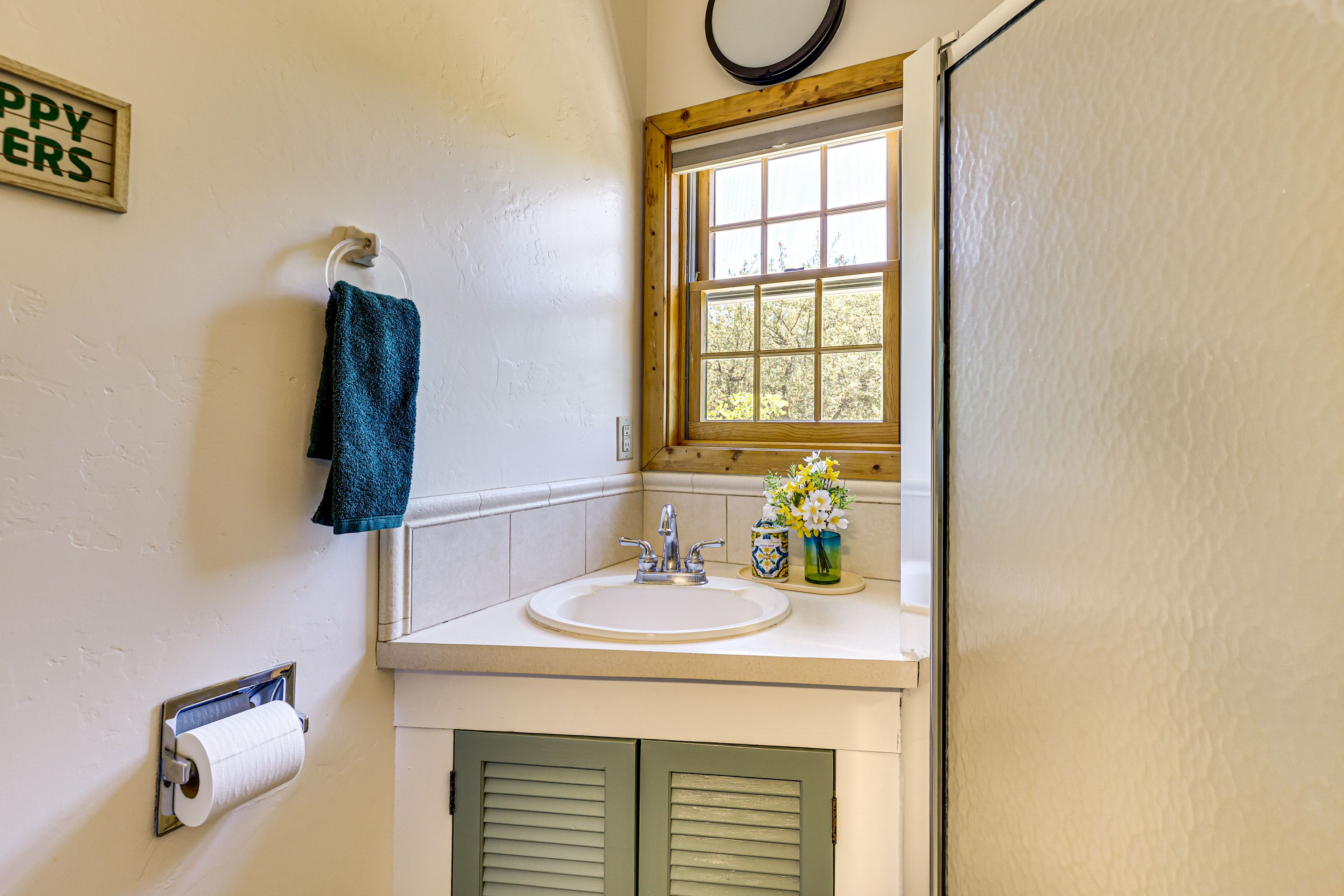 Bathroom | Upper Floor