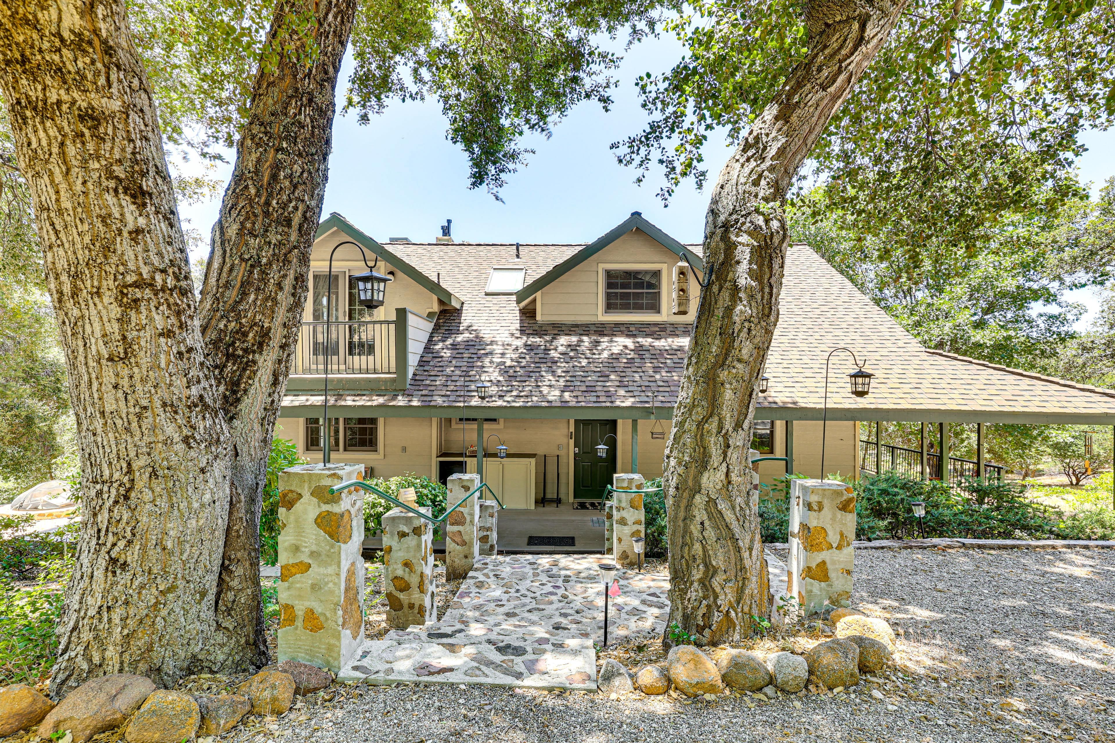 Julian Vacation Rental | 3BR | 2BA | 2,000 Sq Ft | Stairs to Enter