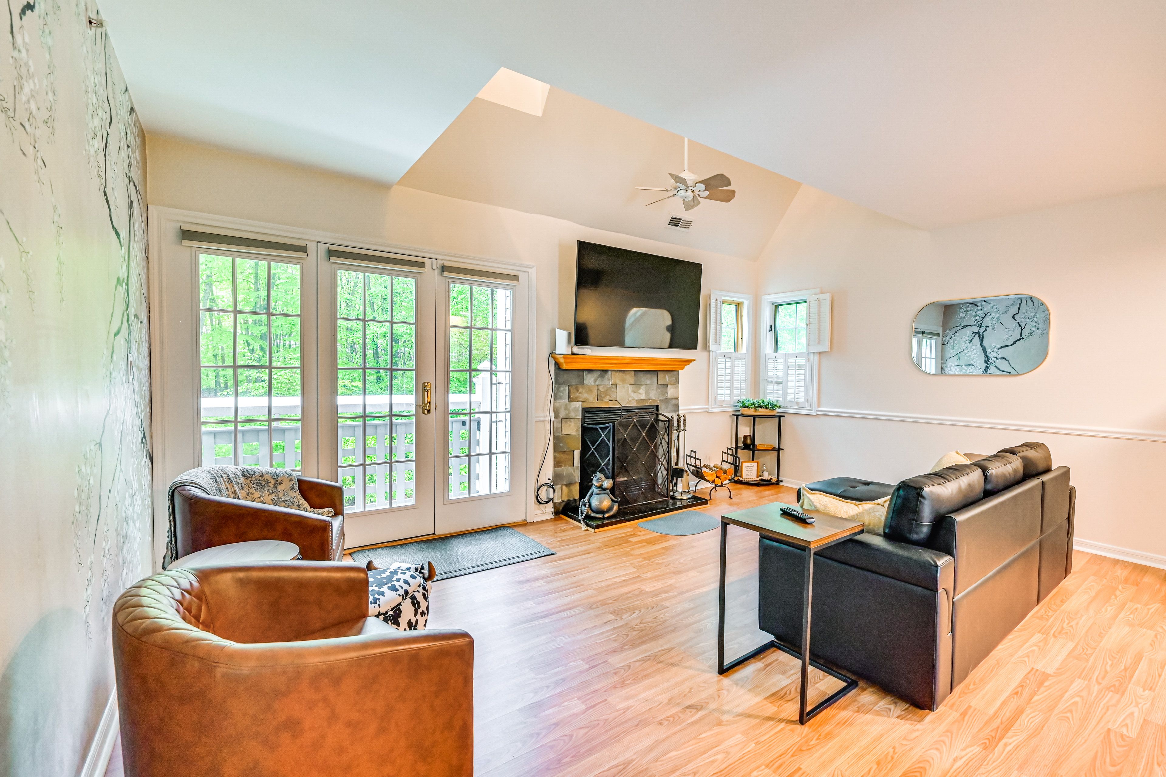 Norwich Vacation Rental | 2BA | Studio | 864 Sq Ft | Stairs Required