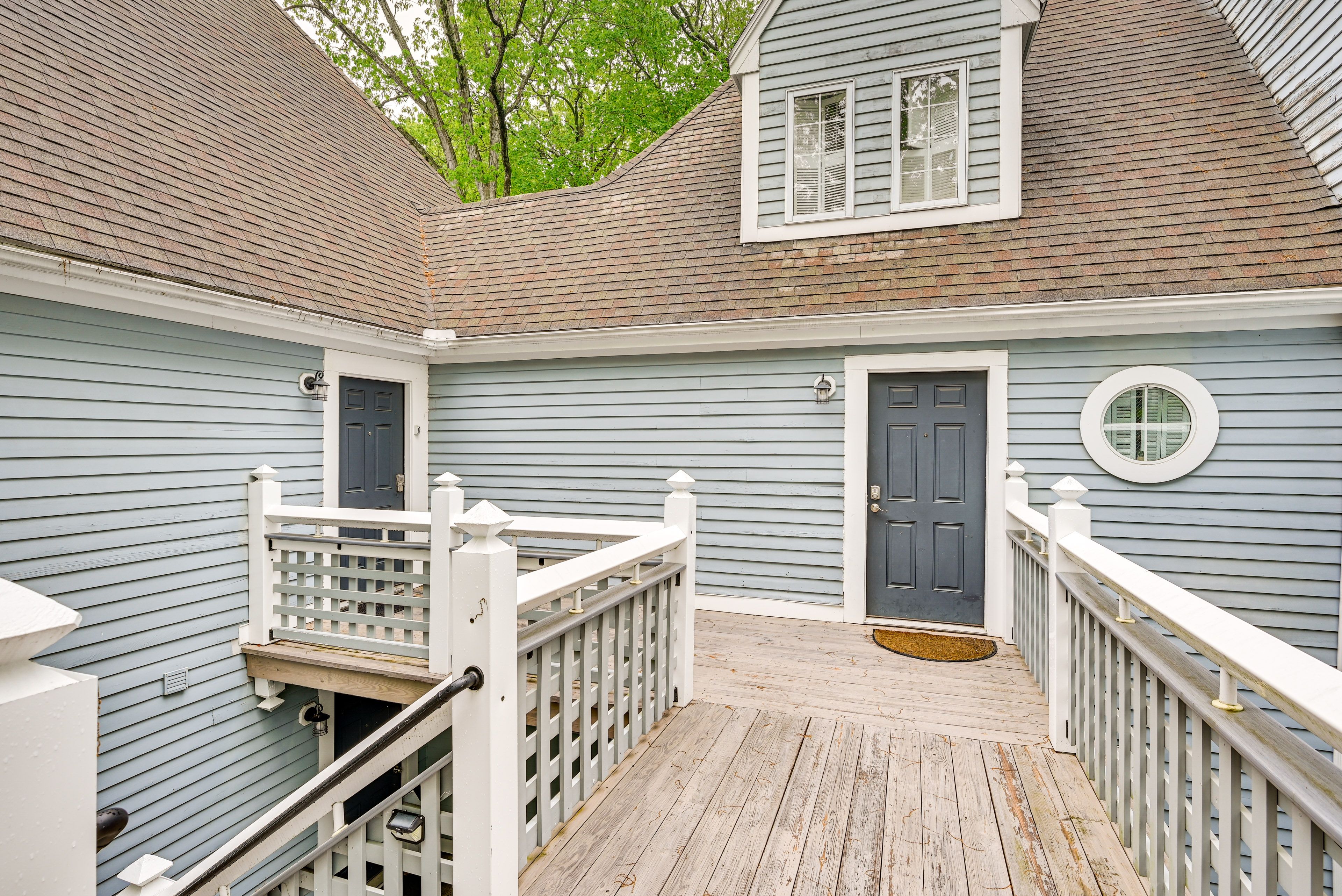Exterior | Entryway