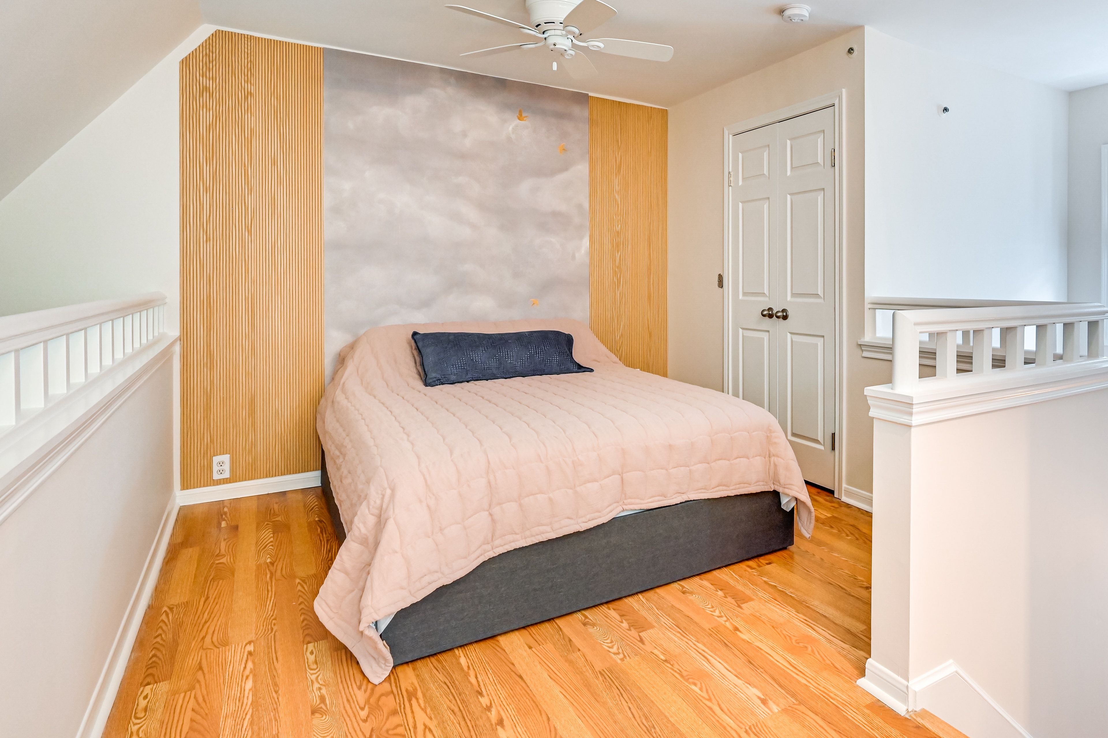 Studio | Loft | Queen Bed | Linens Provided