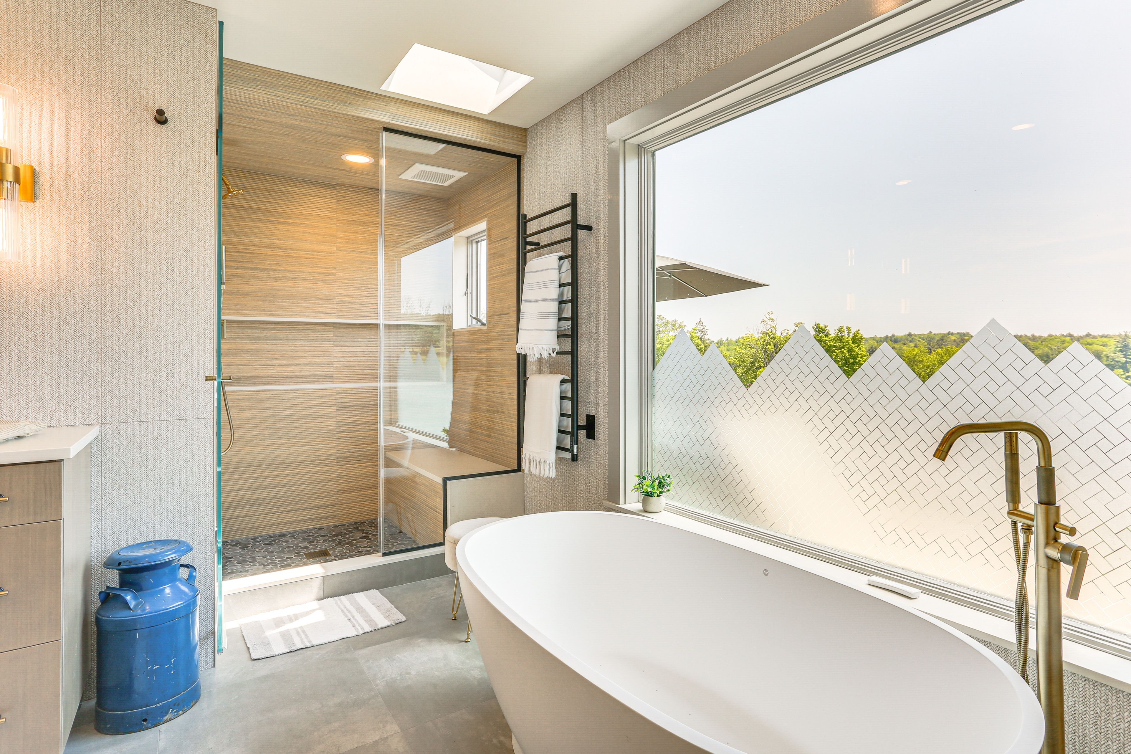 Full Bathroom | 2nd Floor