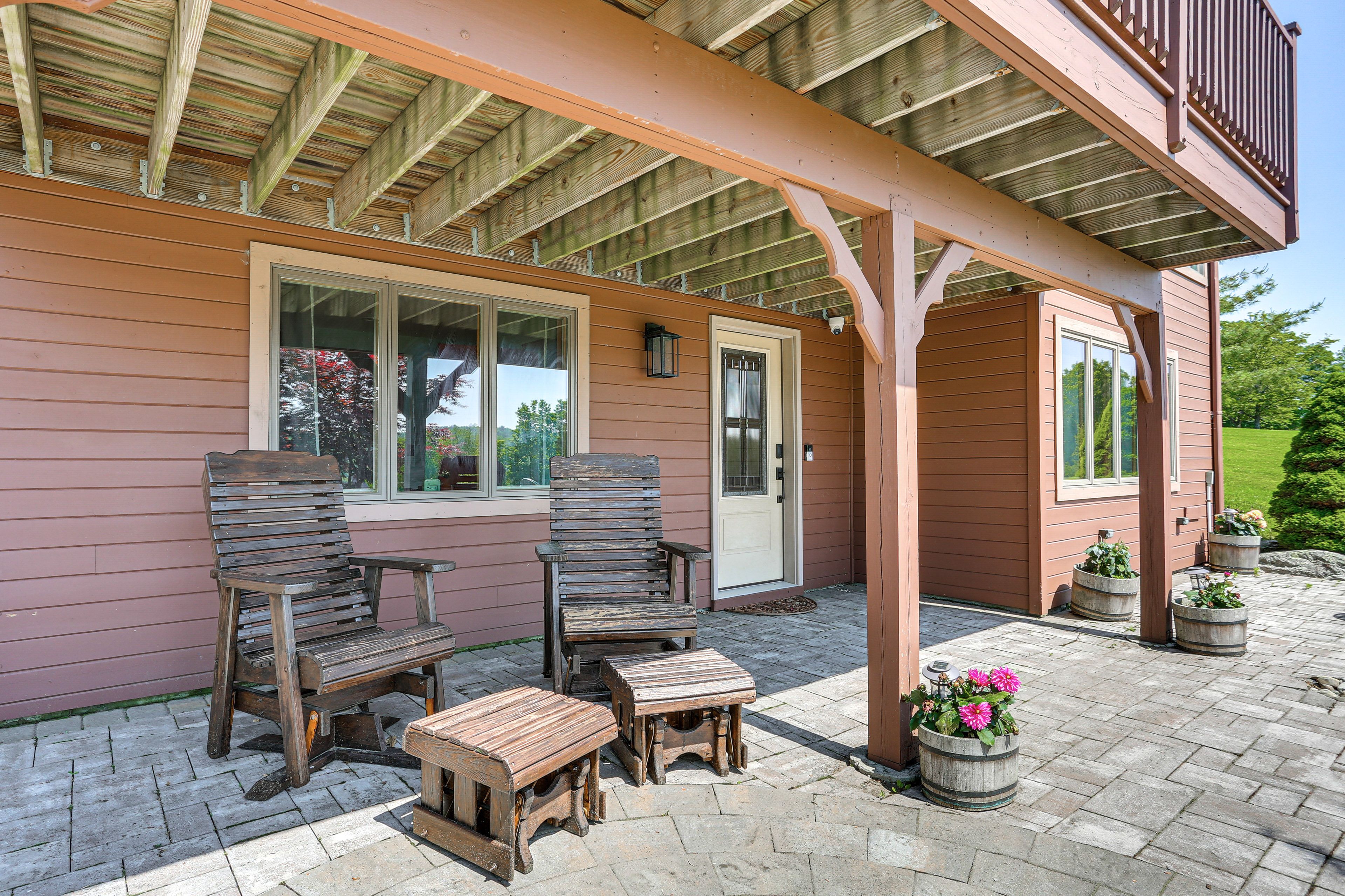 Patio | Outdoor Seating