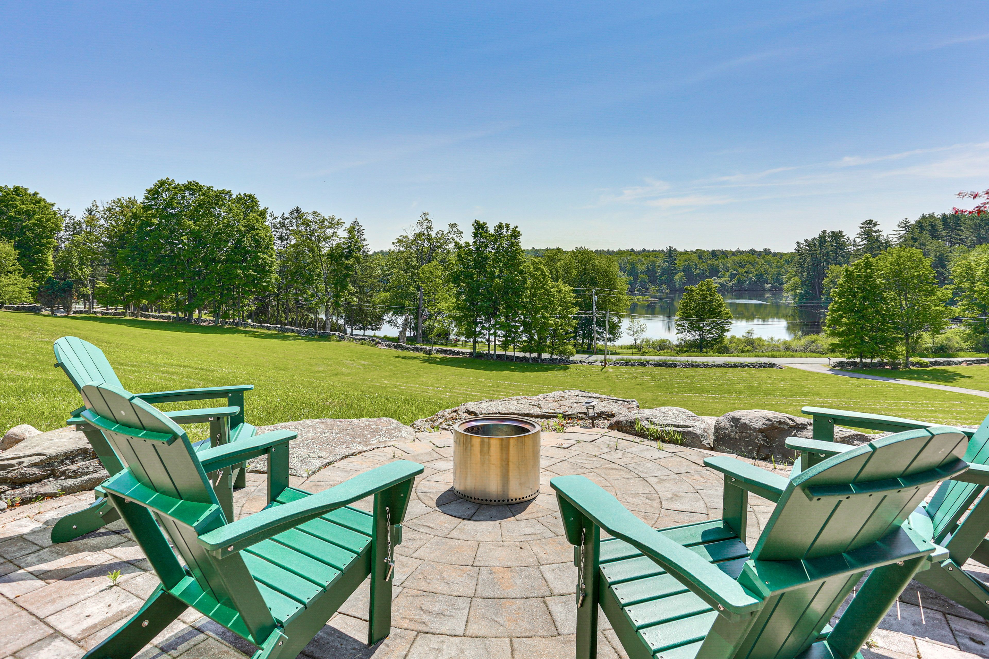 Swan Lake Vacation Rental | 4BR | 3BA | 2,100 Sq Ft | 1 Step to Enter