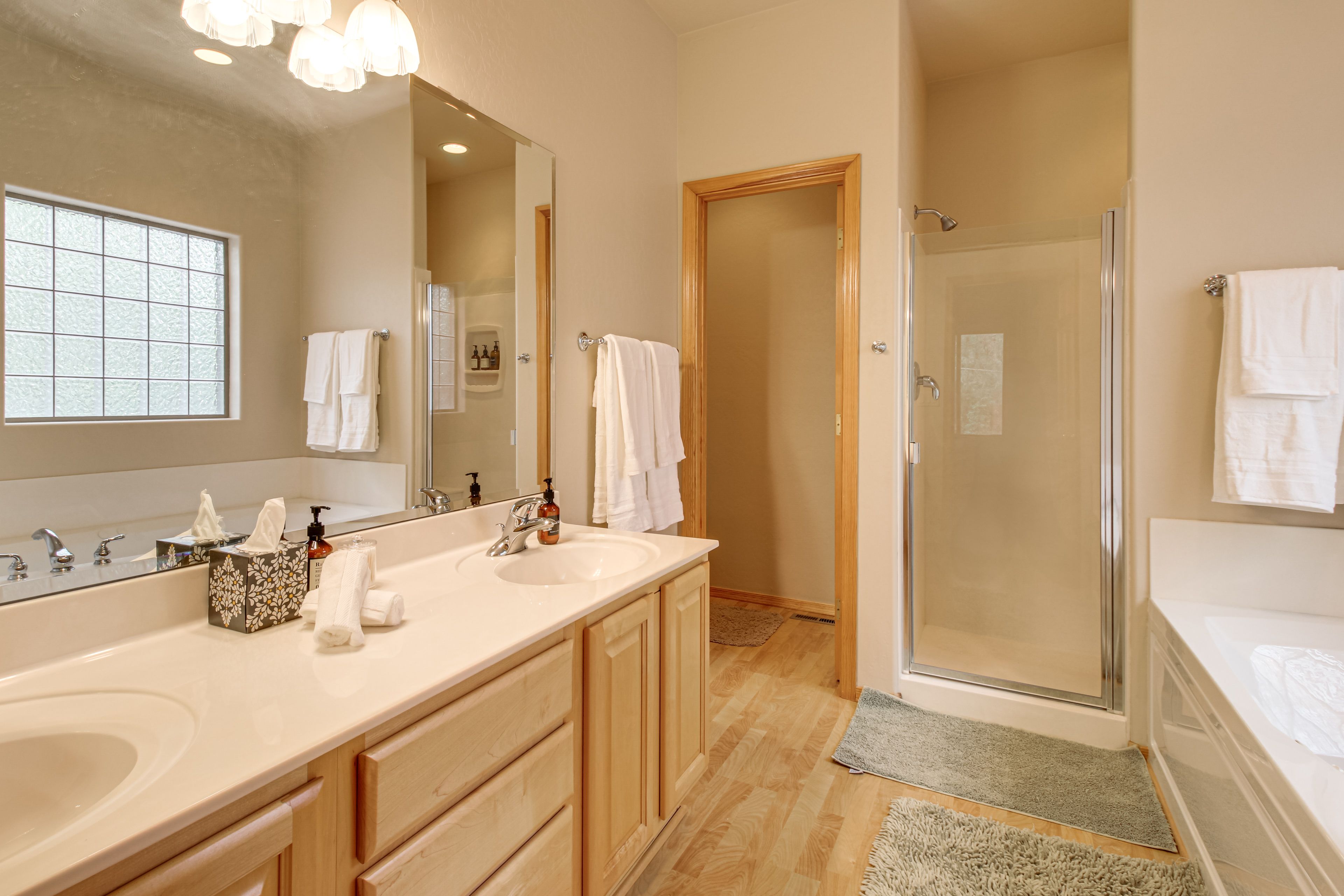 En-Suite Bathroom | Towels Provided