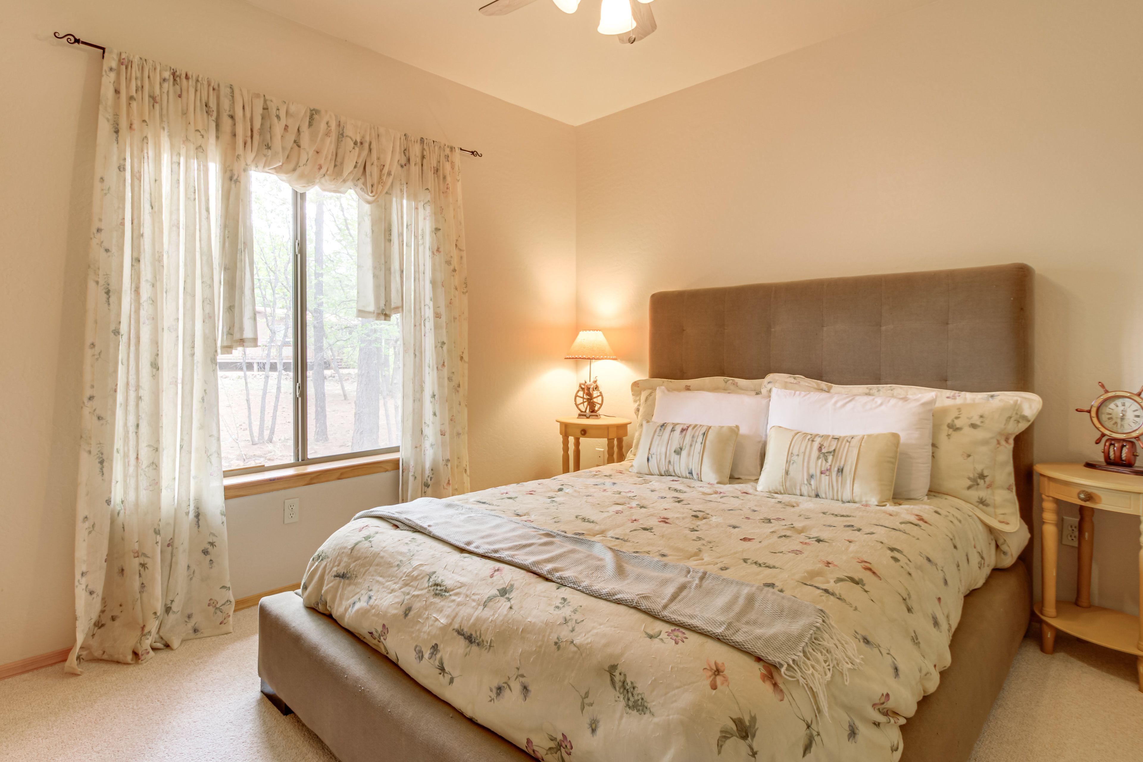 Bedroom 2 | Queen Bed