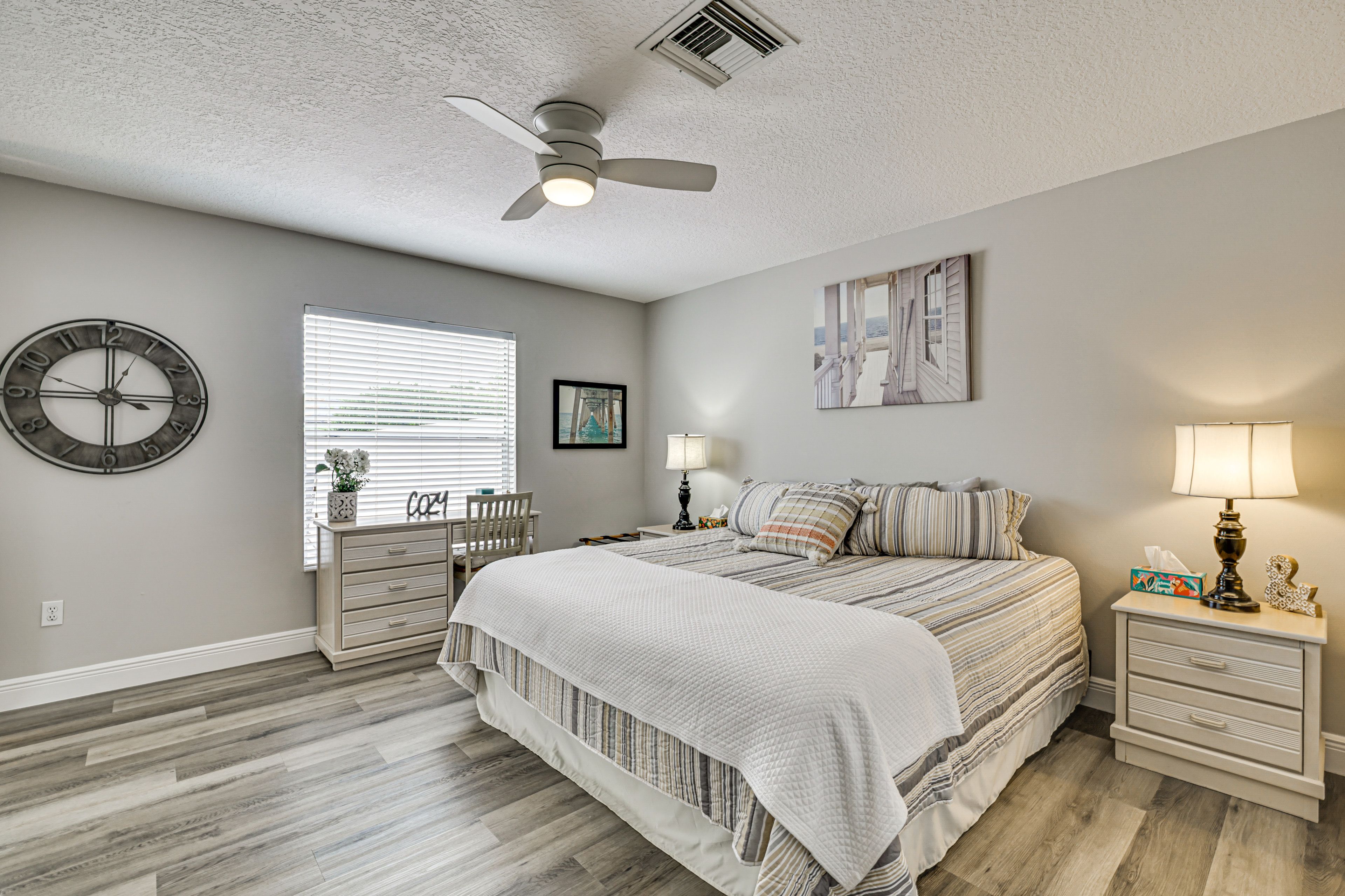 Bedroom 1 | King Bed