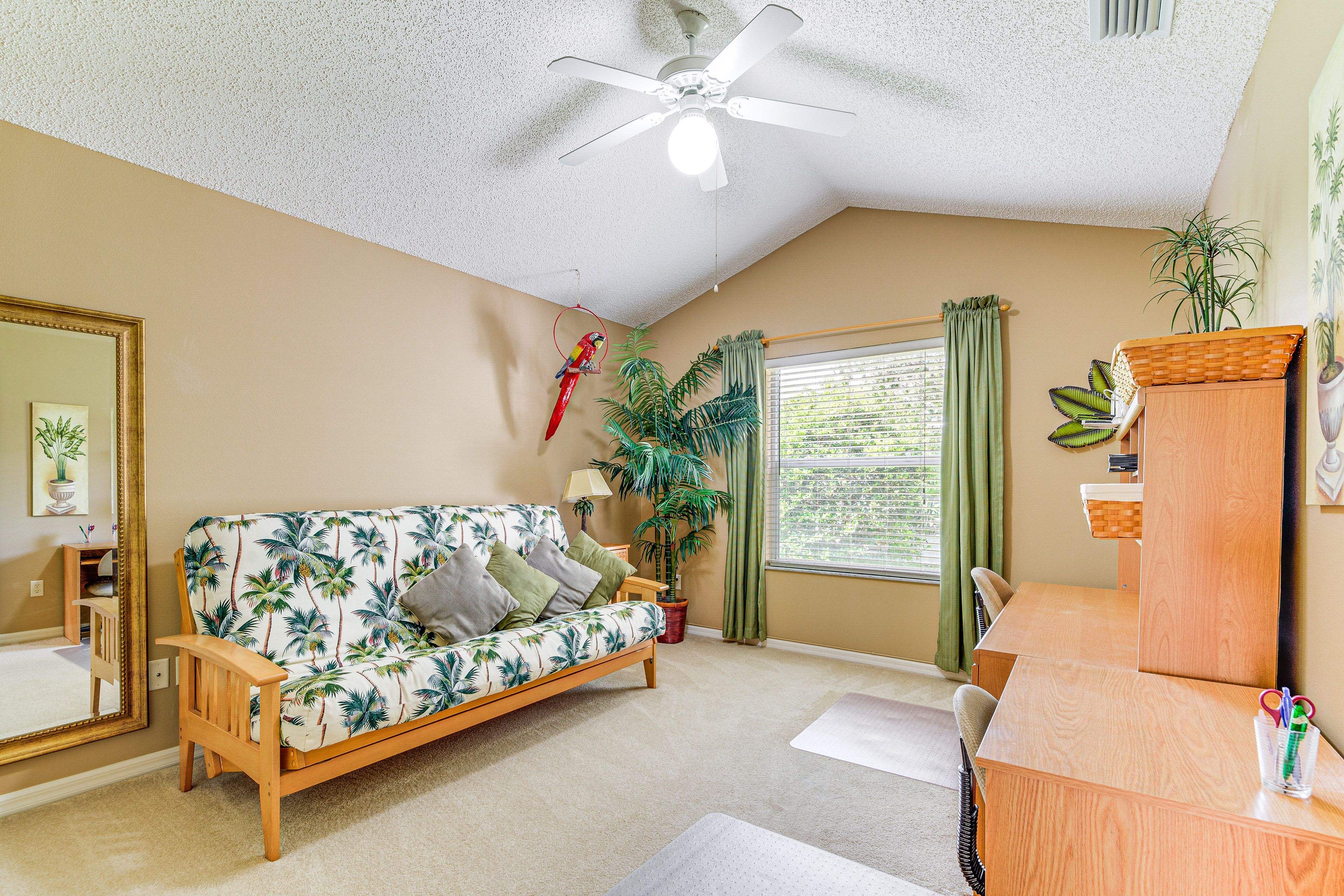 Bedroom 3 | Queen Futon
