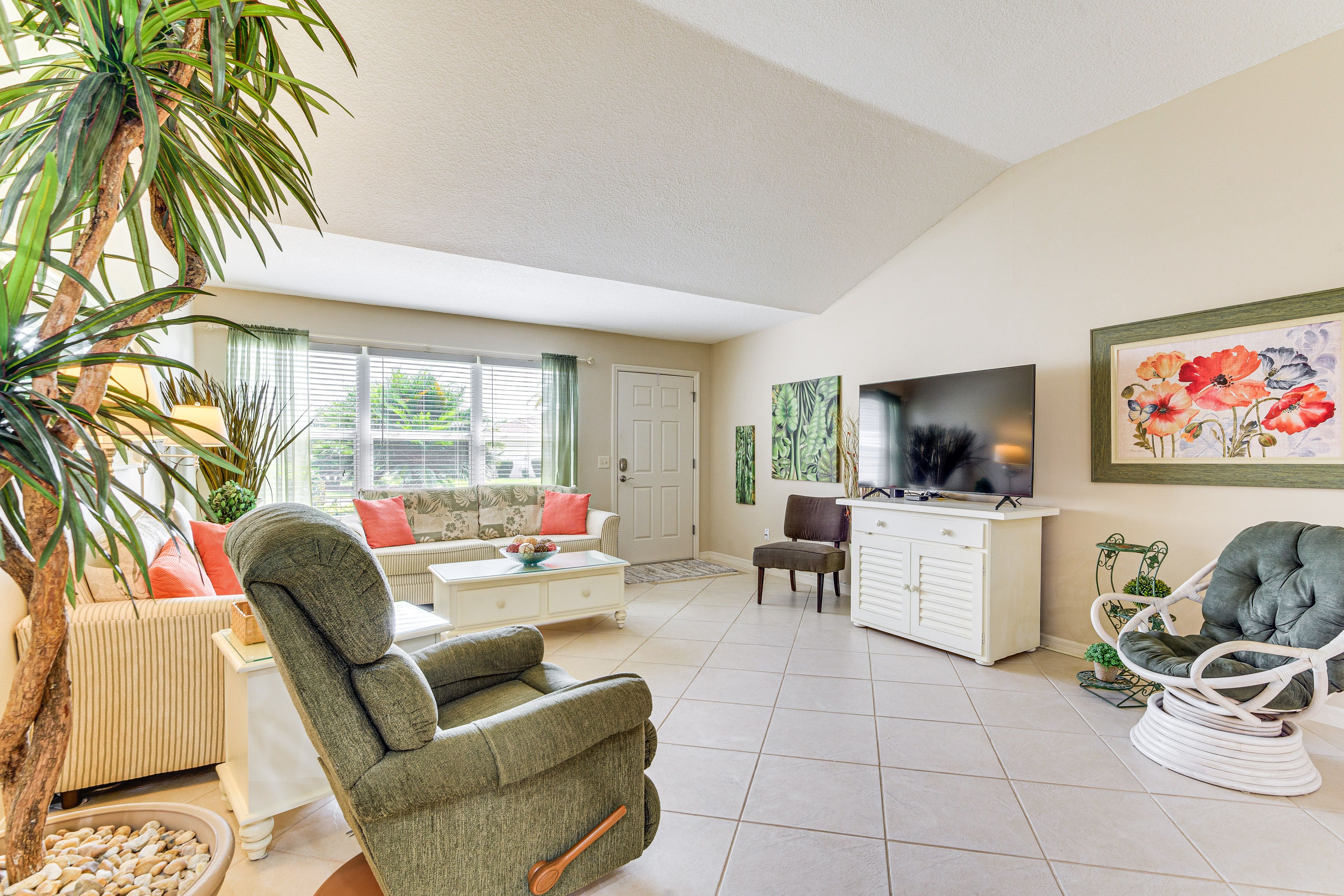 Living Room | Free WiFi