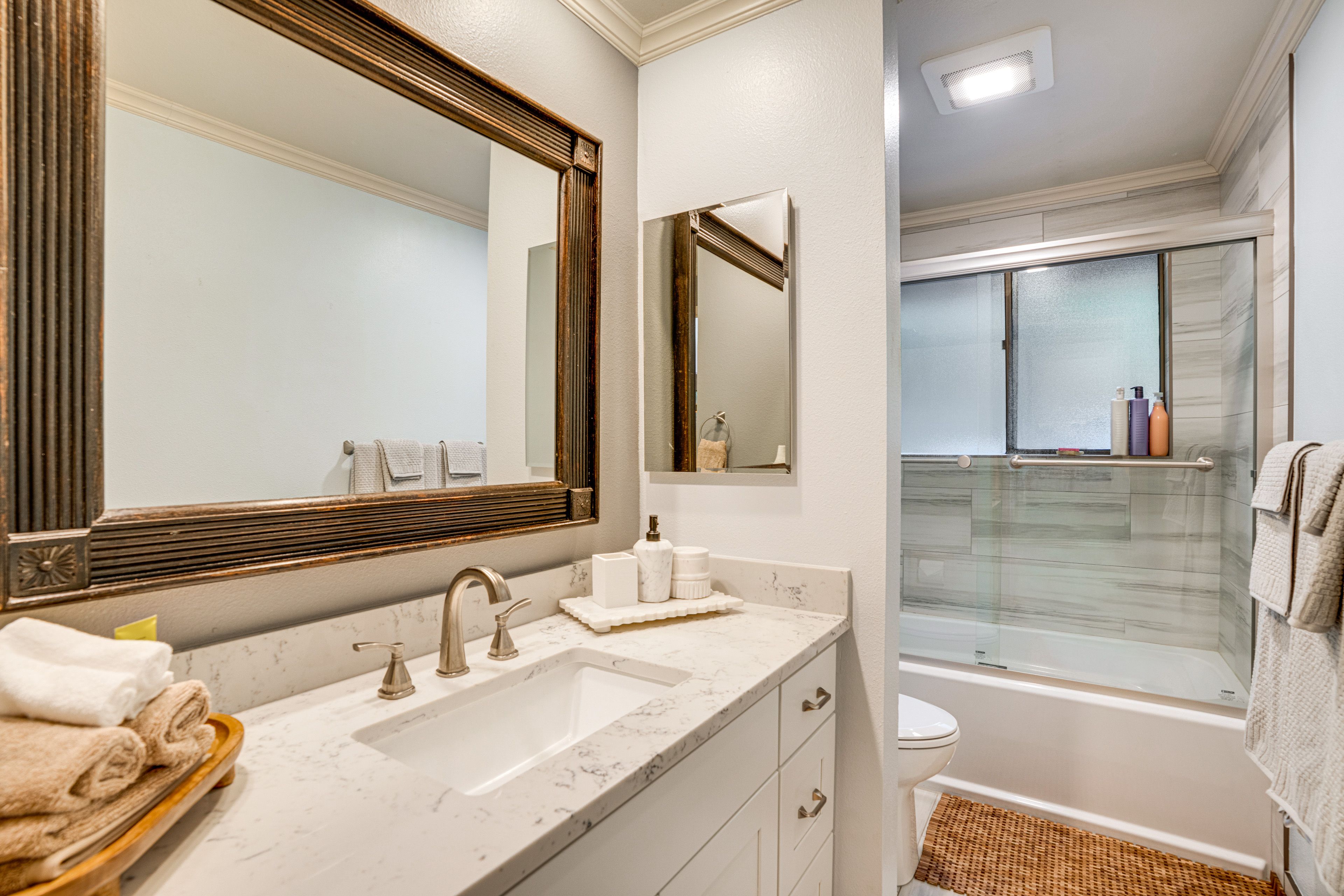 Full Bathroom | 1st Floor