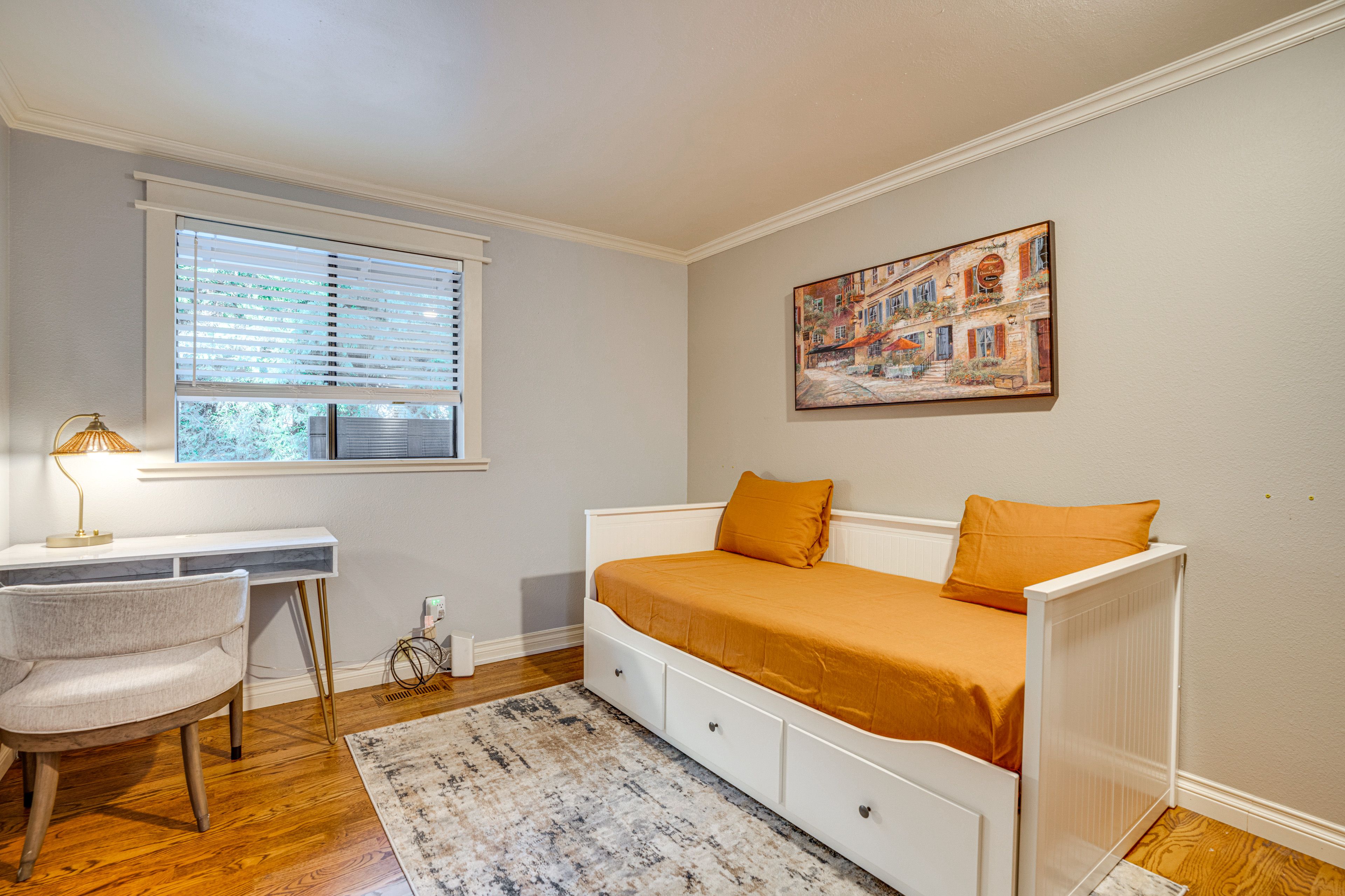 Bedroom 4 | 1st Floor | Twin Daybed (Converts to Queen Bed)