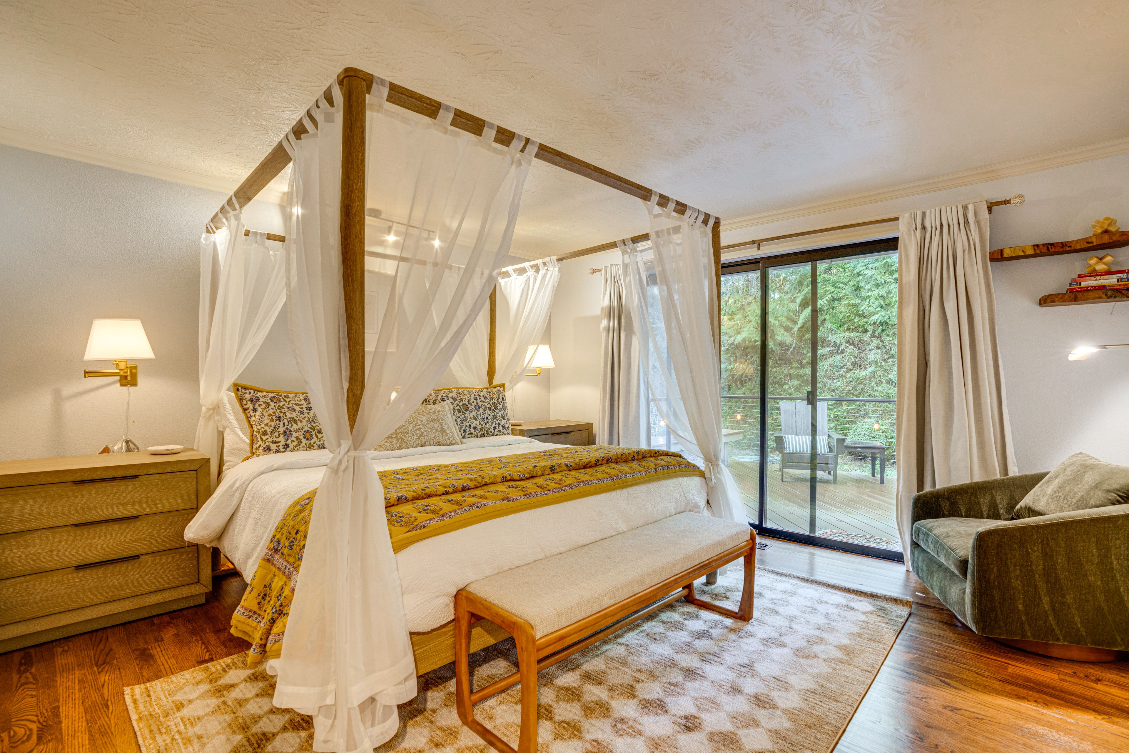 Bedroom 1 | 1st Floor | King Bed