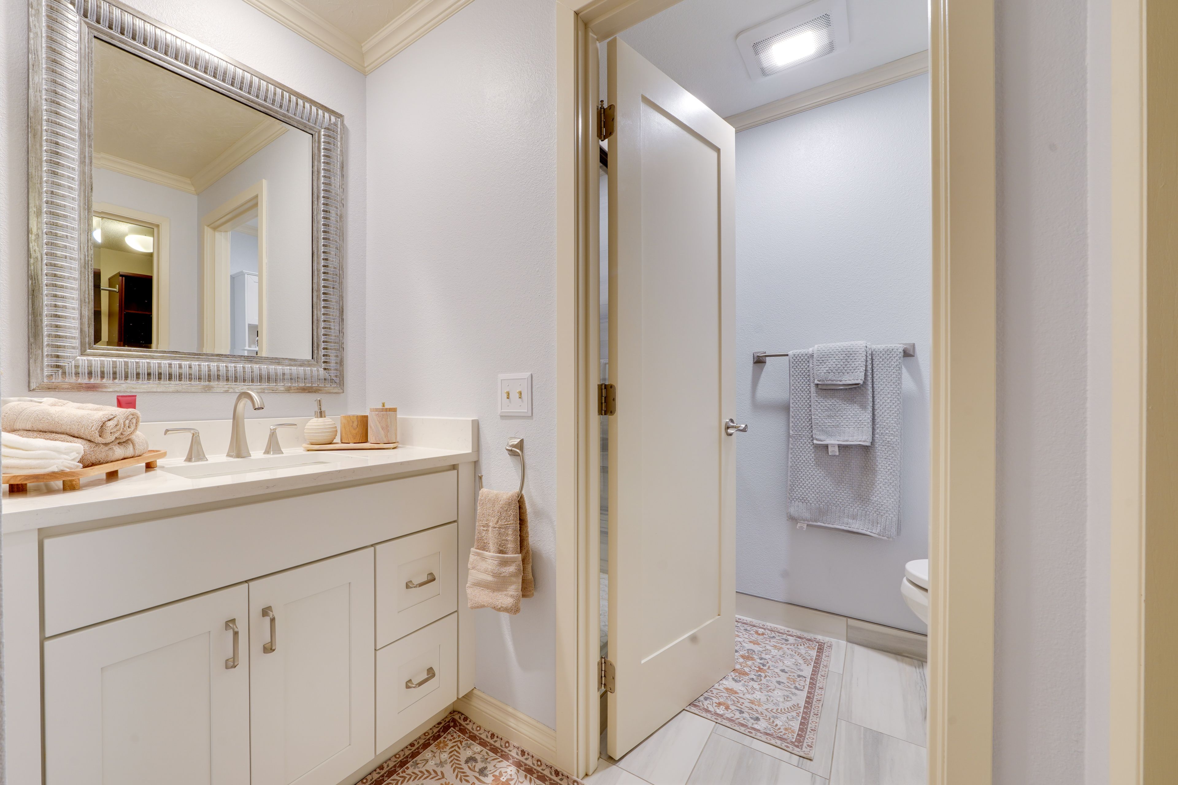 Full Bathroom | 1st Floor