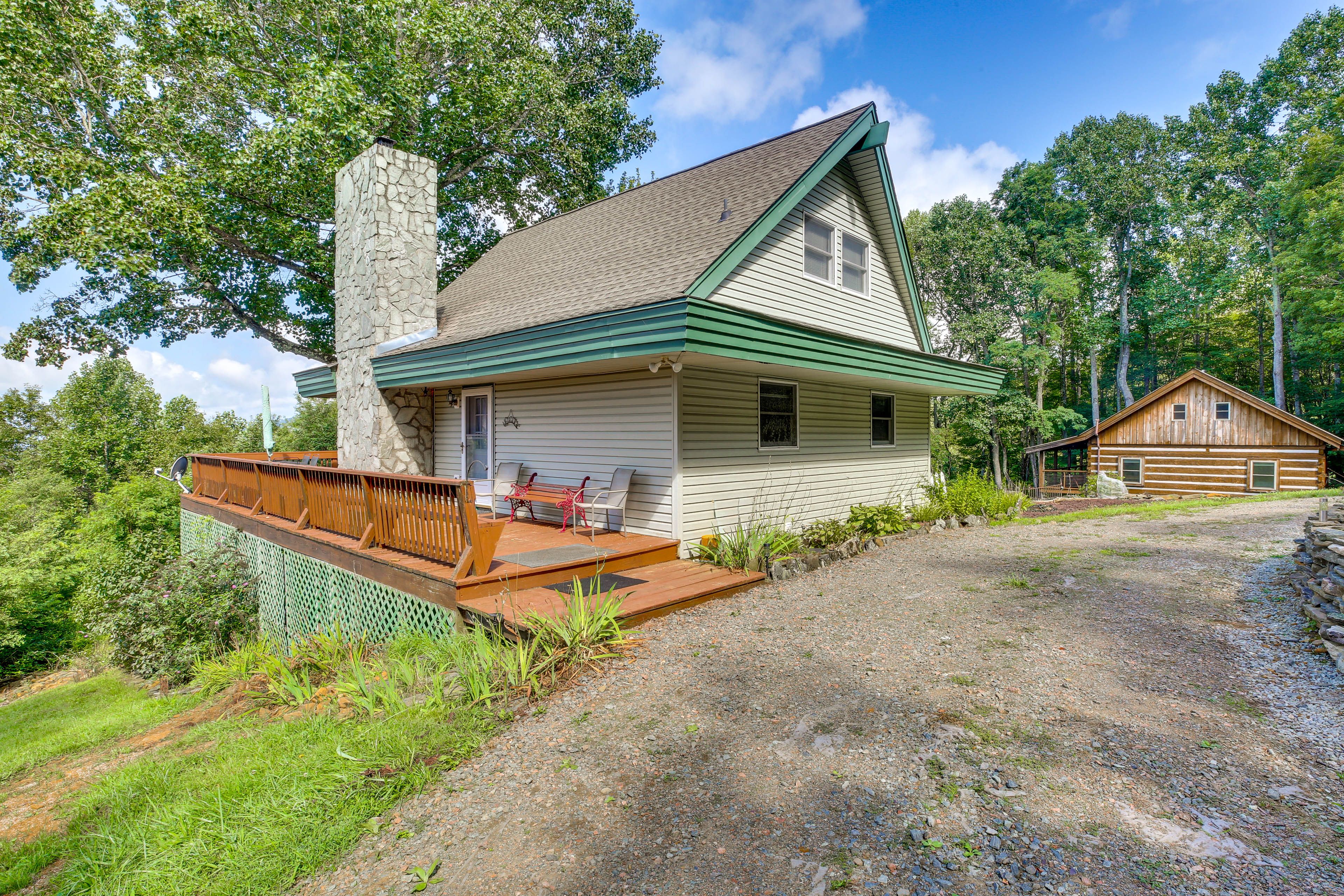 Parking | Driveway (4 Vehicles)